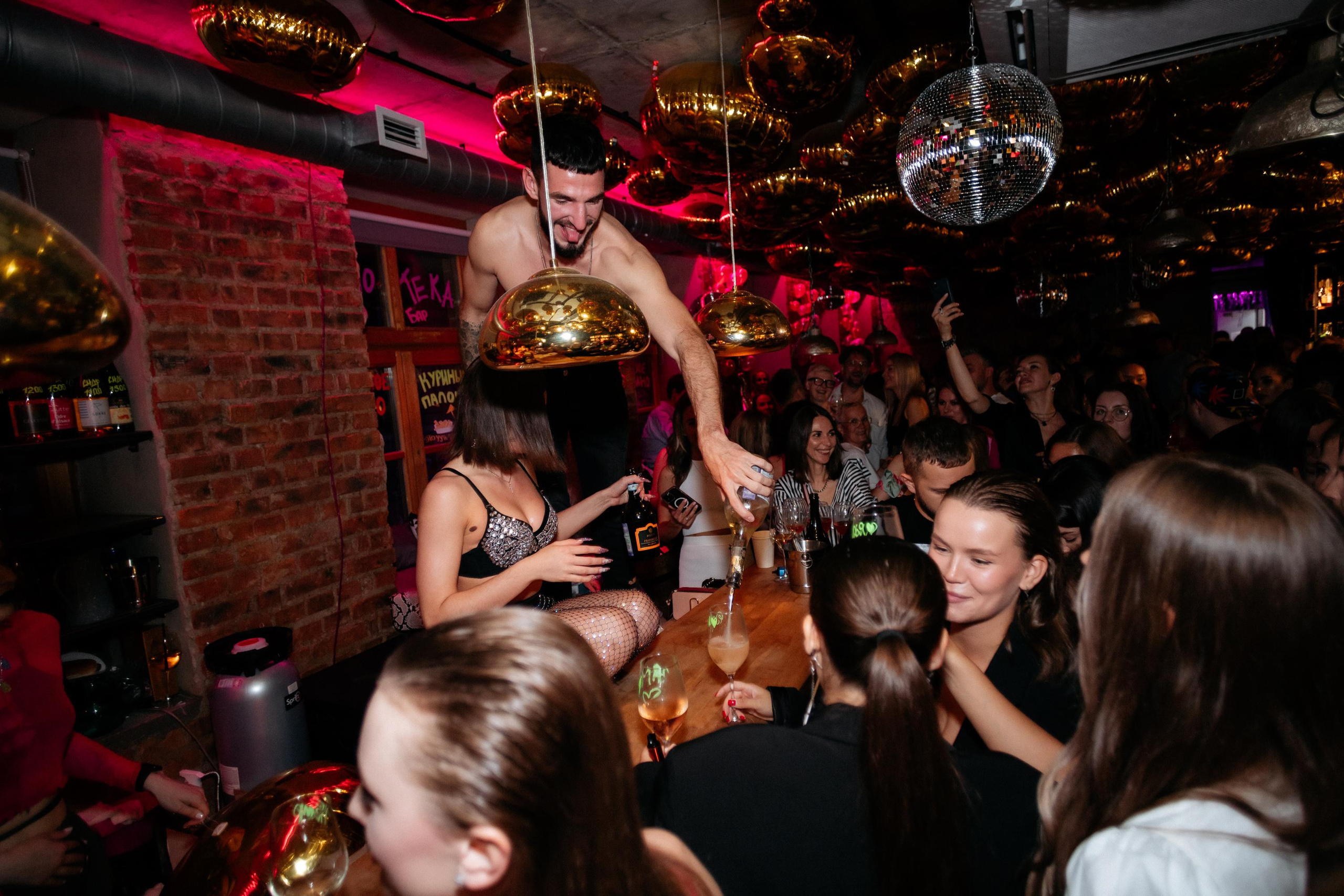 ВИНОТЕКА БАР х МАГАЗ [2 ГОДА]. СВОИ. ФОТООТЧЕТЫ-СОБЫТИЯ-МЕСТА