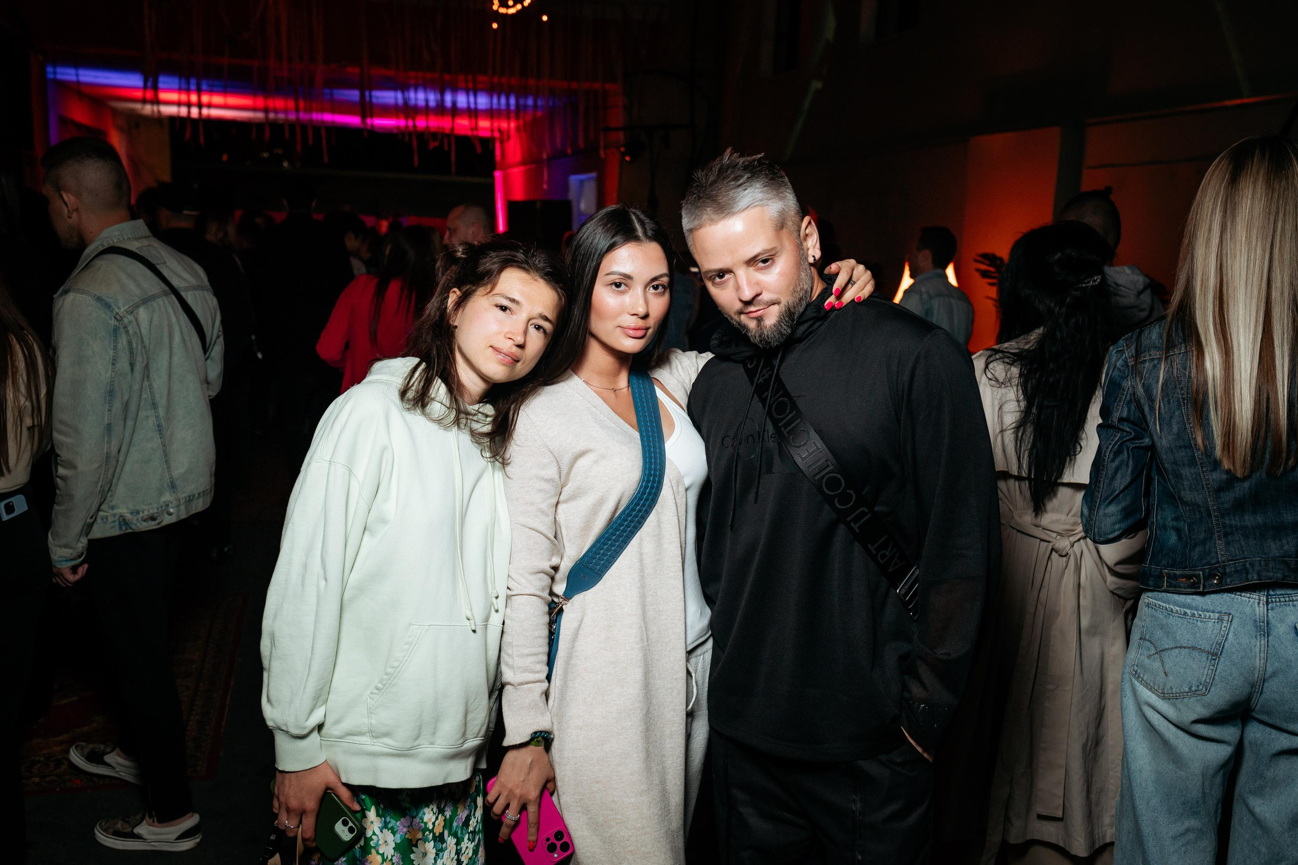 C O M M U N I T Y [ONE YEAR]. СВОИ. ФОТООТЧЕТЫ-СОБЫТИЯ-МЕСТА