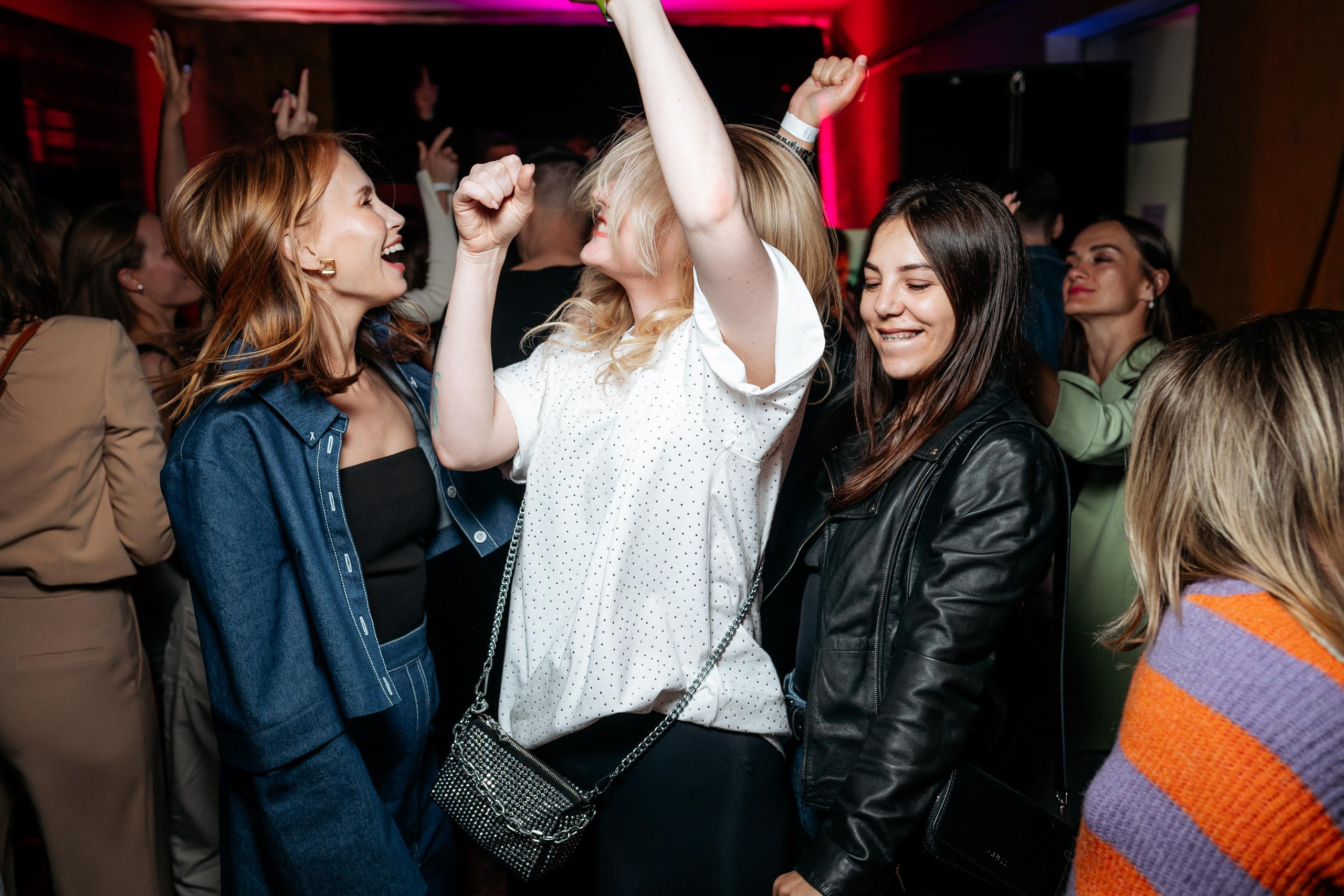 C O M M U N I T Y [ONE YEAR]. СВОИ. ФОТООТЧЕТЫ-СОБЫТИЯ-МЕСТА