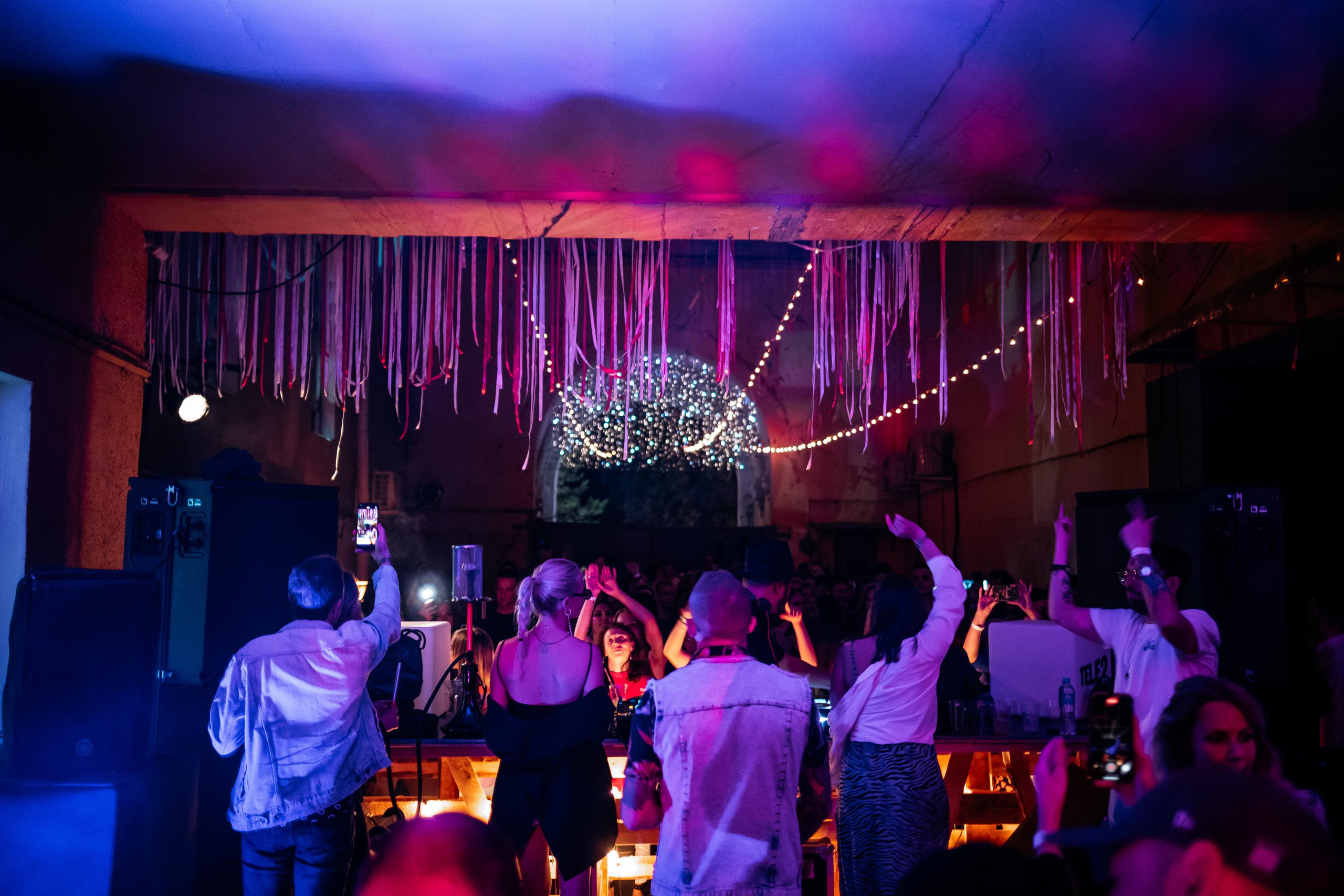 C O M M U N I T Y [ONE YEAR]. СВОИ. ФОТООТЧЕТЫ-СОБЫТИЯ-МЕСТА