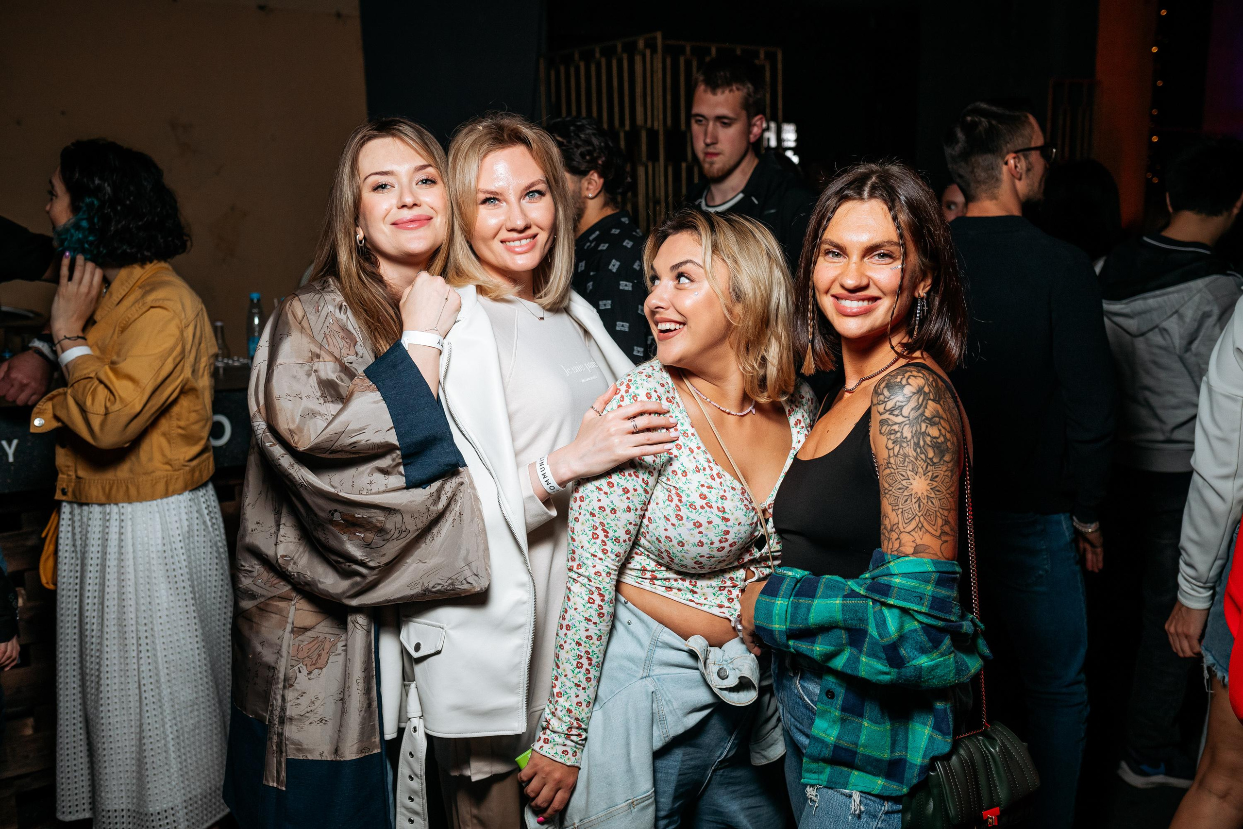 C O M M U N I T Y [ONE YEAR]. СВОИ. ФОТООТЧЕТЫ-СОБЫТИЯ-МЕСТА