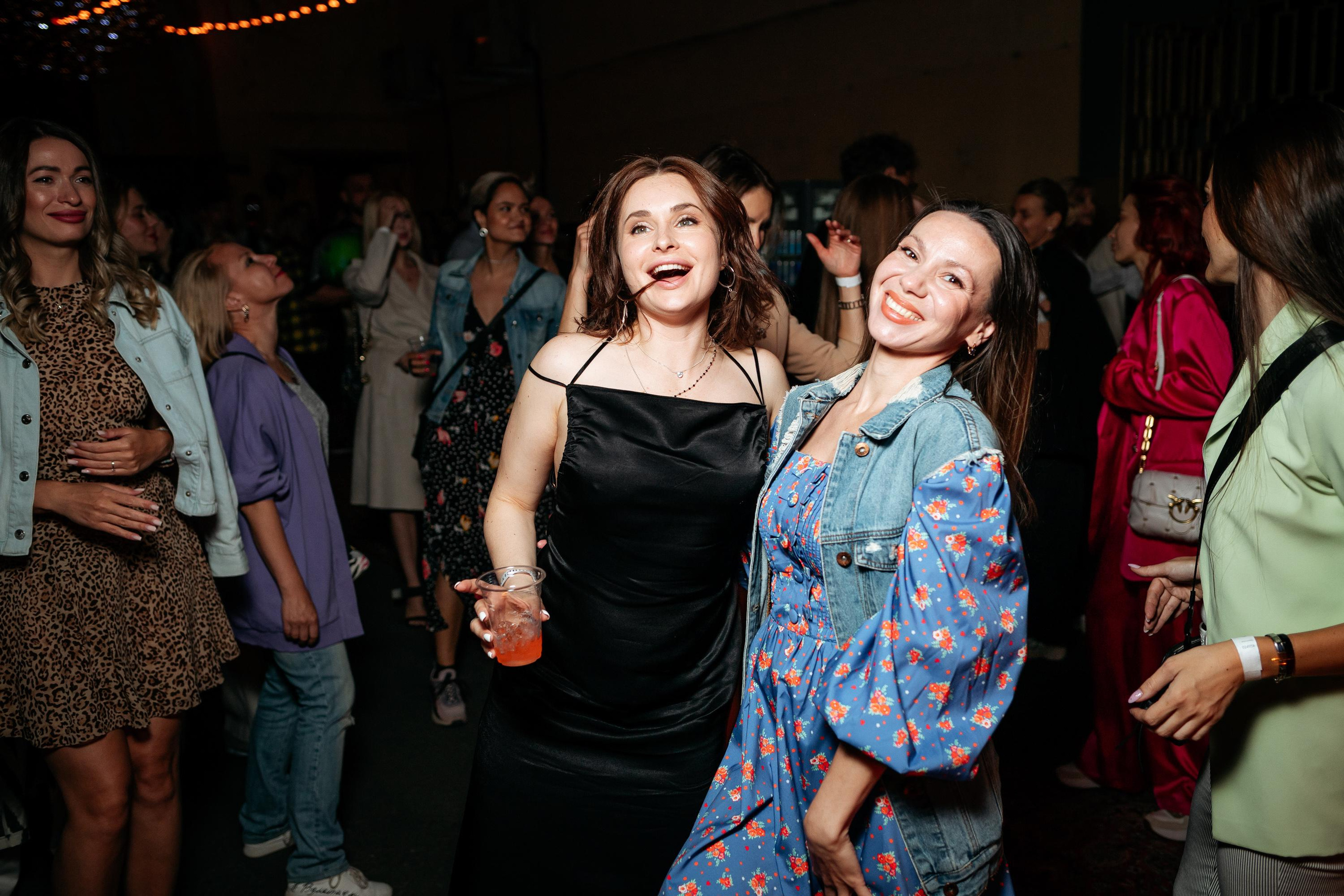 C O M M U N I T Y [ONE YEAR]. СВОИ. ФОТООТЧЕТЫ-СОБЫТИЯ-МЕСТА