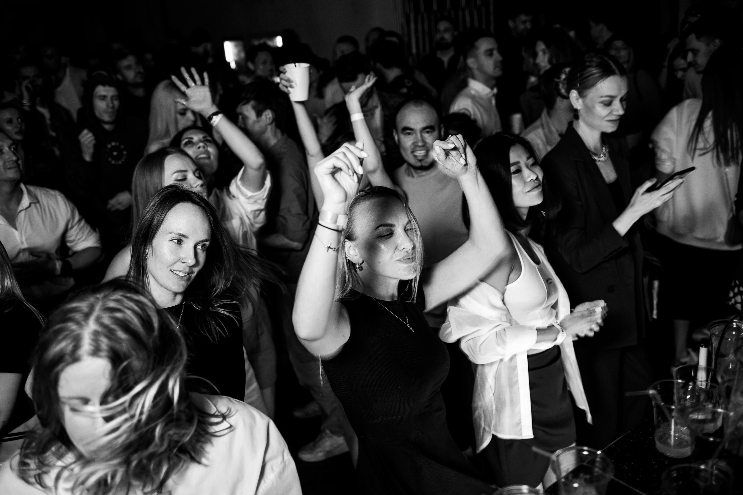 C O M M U N I T Y [ONE YEAR]. СВОИ. ФОТООТЧЕТЫ-СОБЫТИЯ-МЕСТА