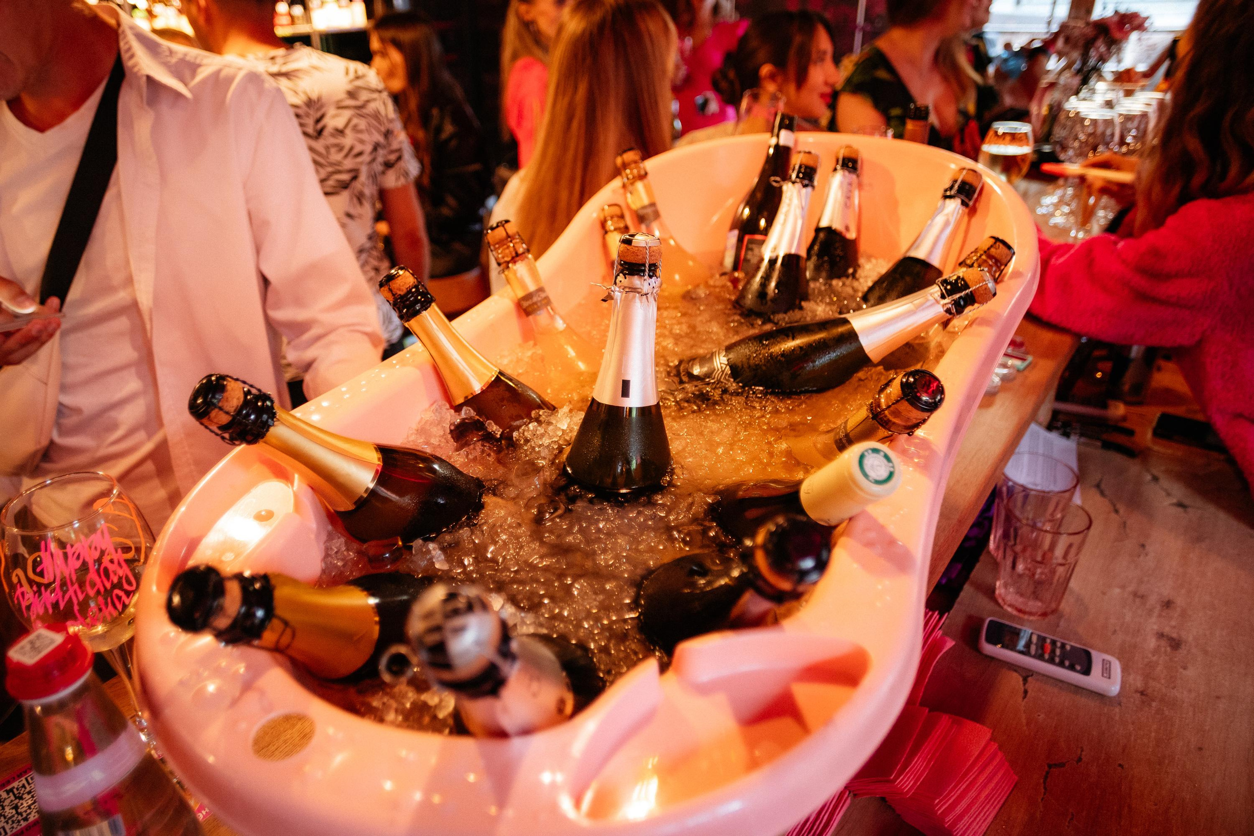 ВИНОТЕКА БАР х МАГАЗ [2 ГОДА]. СВОИ. ФОТООТЧЕТЫ-СОБЫТИЯ-МЕСТА