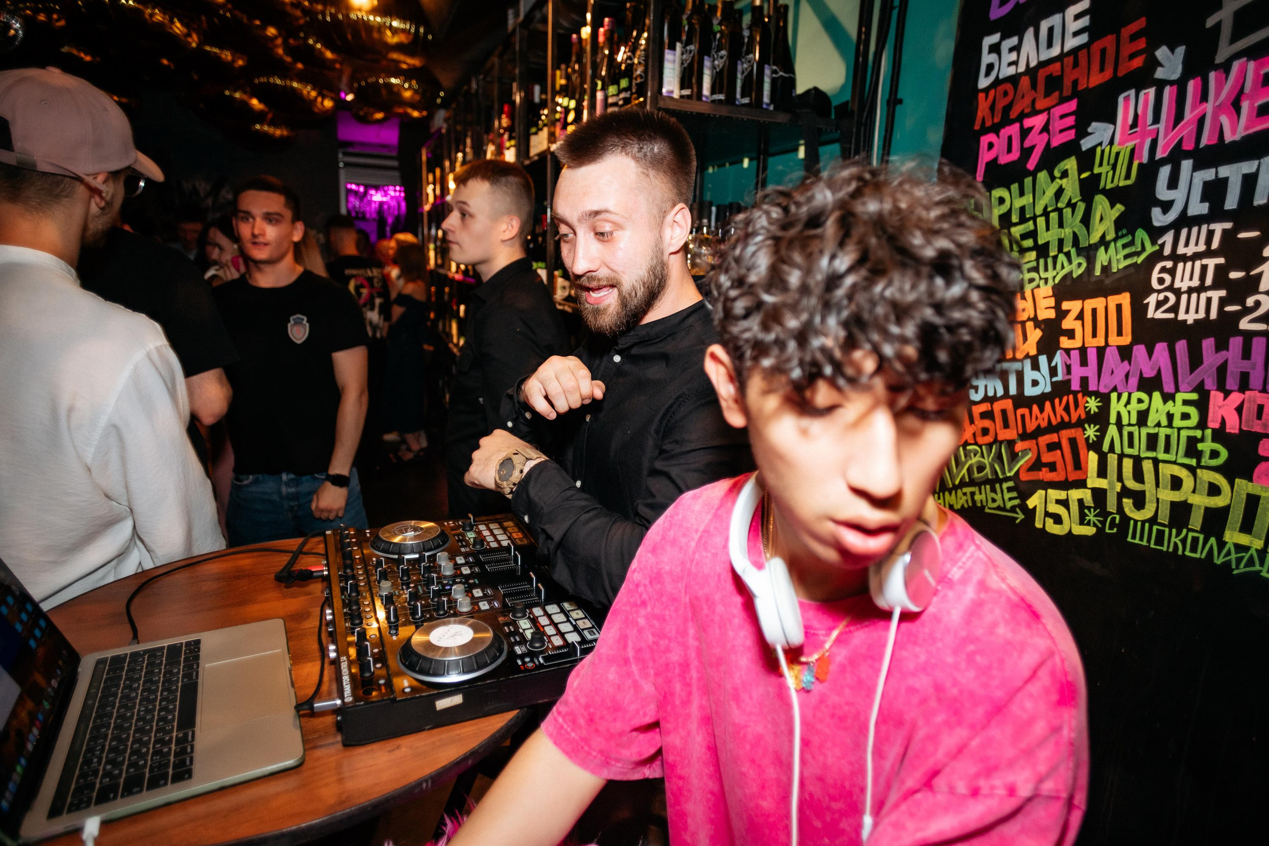 ВИНОТЕКА БАР х МАГАЗ [2 ГОДА]. СВОИ. ФОТООТЧЕТЫ-СОБЫТИЯ-МЕСТА