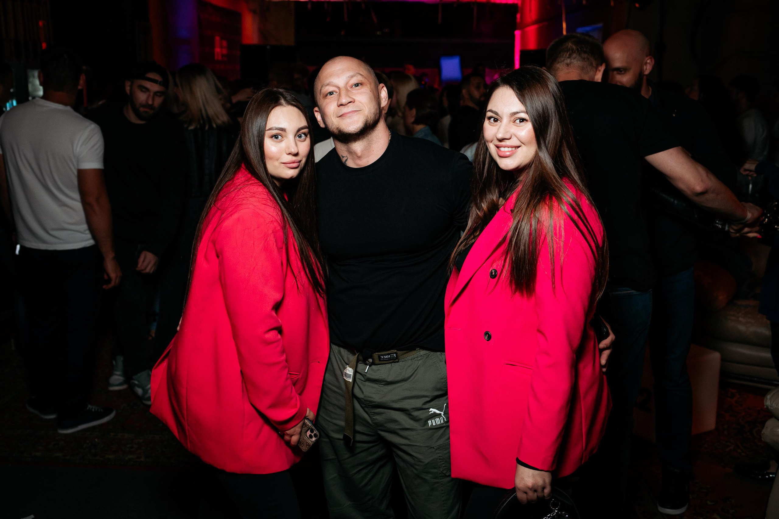 C O M M U N I T Y [ONE YEAR]. СВОИ. ФОТООТЧЕТЫ-СОБЫТИЯ-МЕСТА