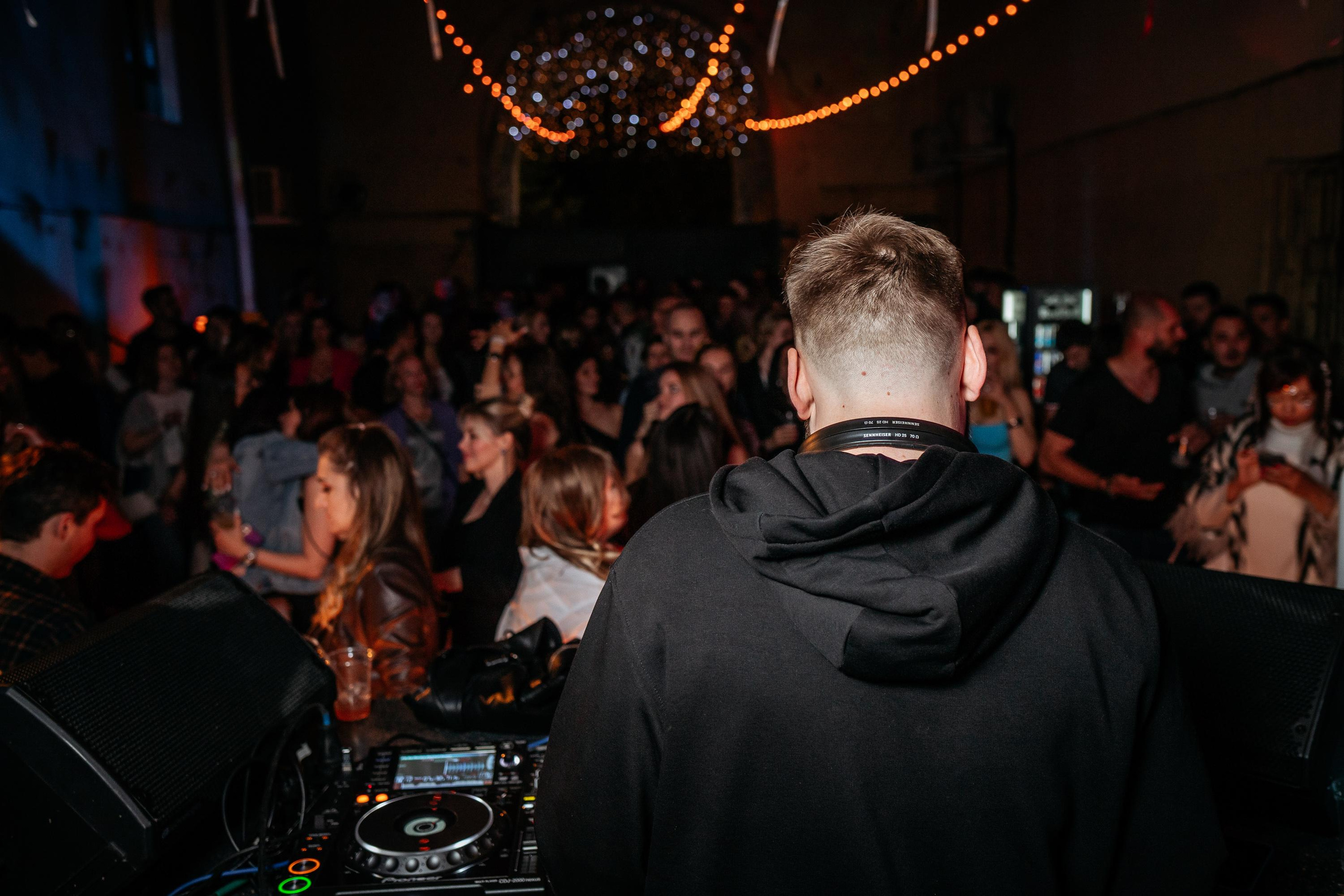 C O M M U N I T Y [ONE YEAR]. СВОИ. ФОТООТЧЕТЫ-СОБЫТИЯ-МЕСТА