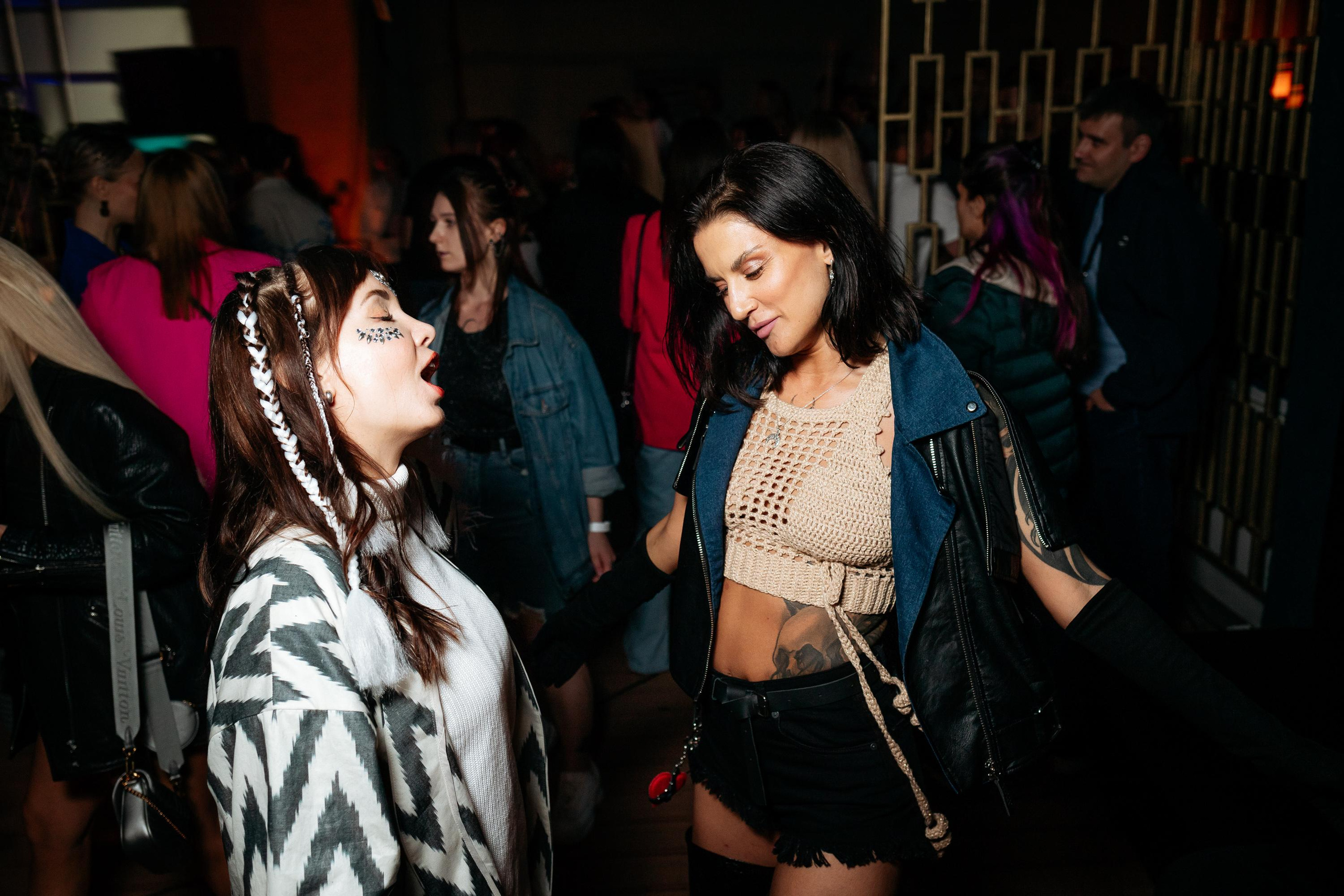 C O M M U N I T Y [ONE YEAR]. СВОИ. ФОТООТЧЕТЫ-СОБЫТИЯ-МЕСТА