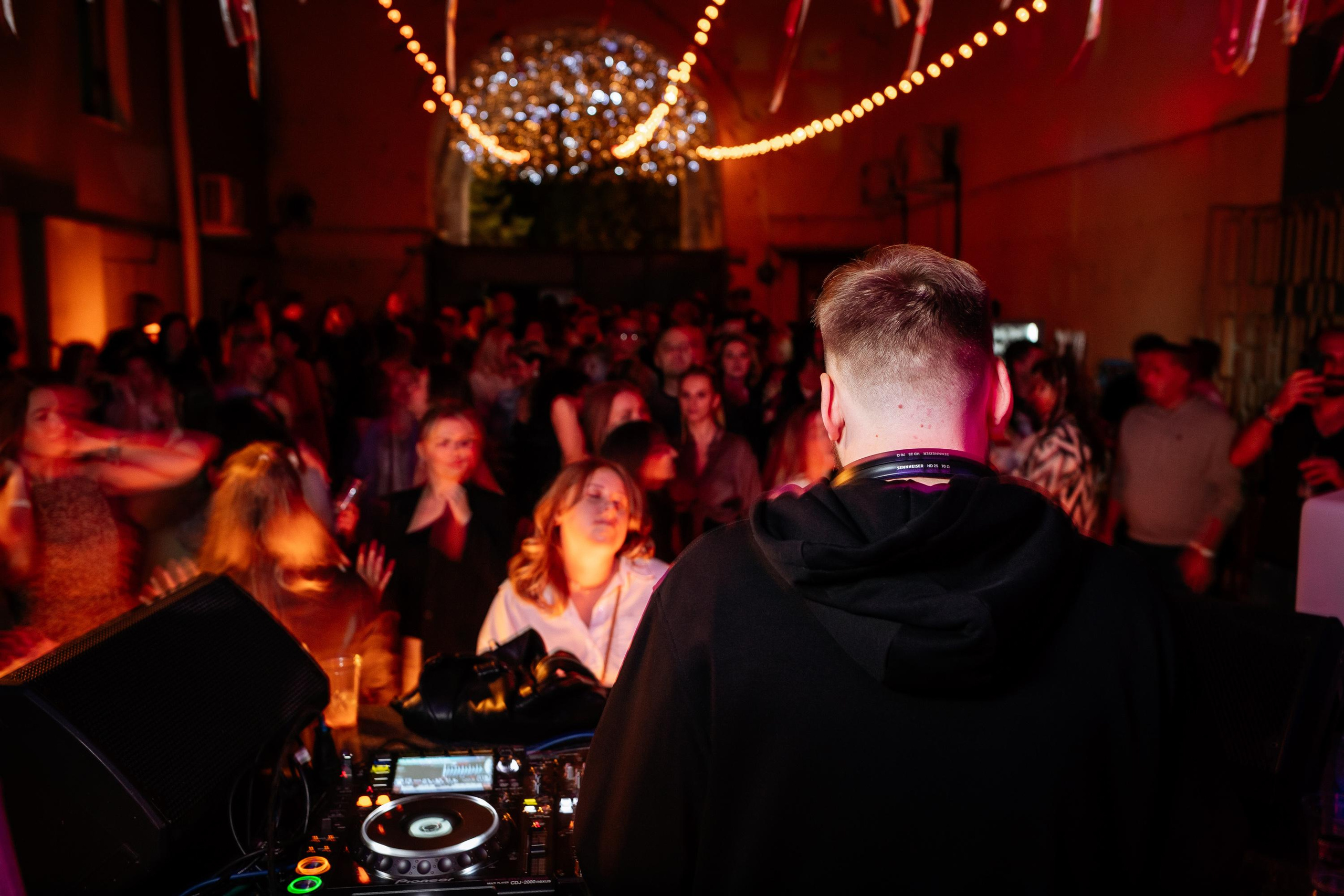 C O M M U N I T Y [ONE YEAR]. СВОИ. ФОТООТЧЕТЫ-СОБЫТИЯ-МЕСТА