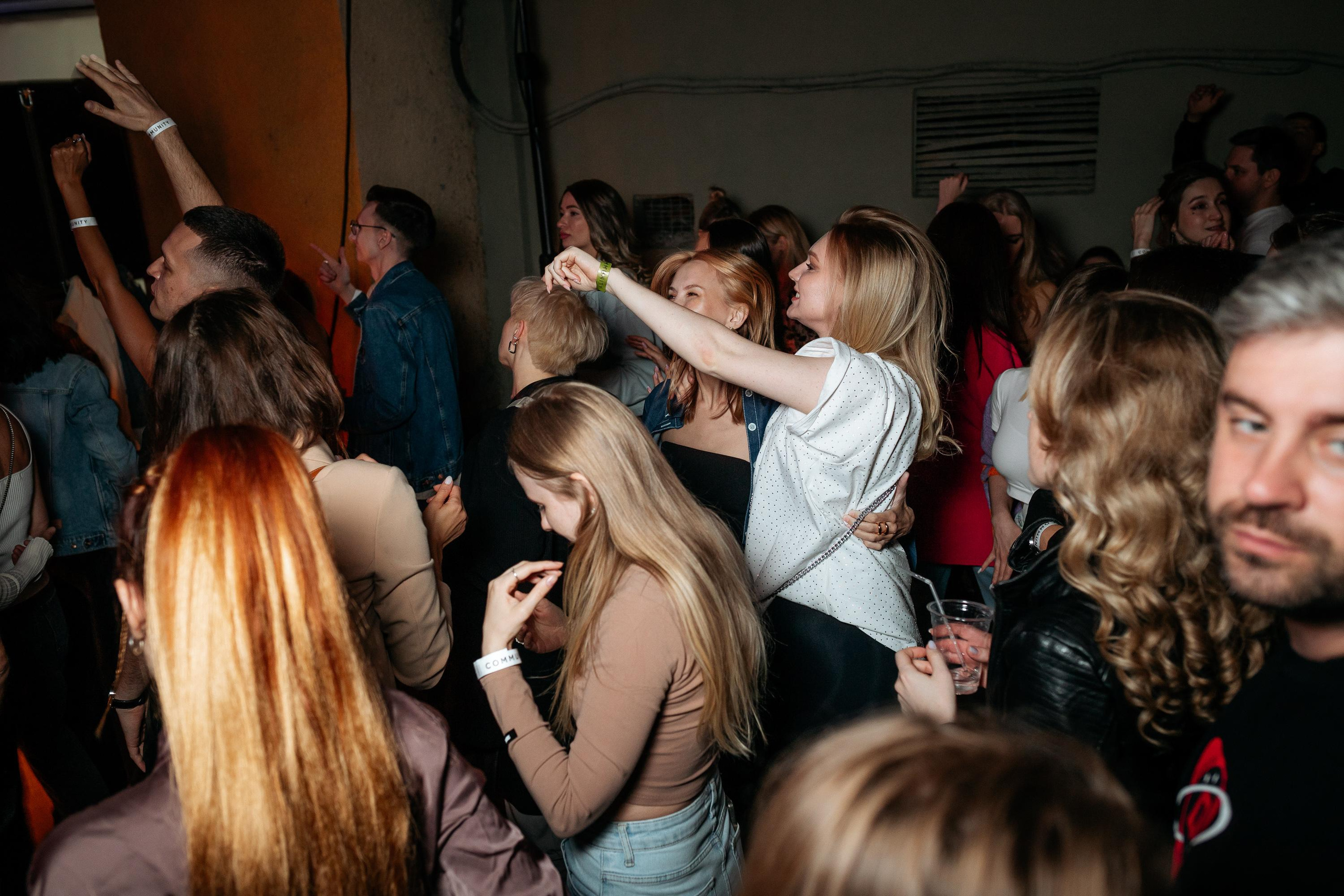 C O M M U N I T Y [ONE YEAR]. СВОИ. ФОТООТЧЕТЫ-СОБЫТИЯ-МЕСТА