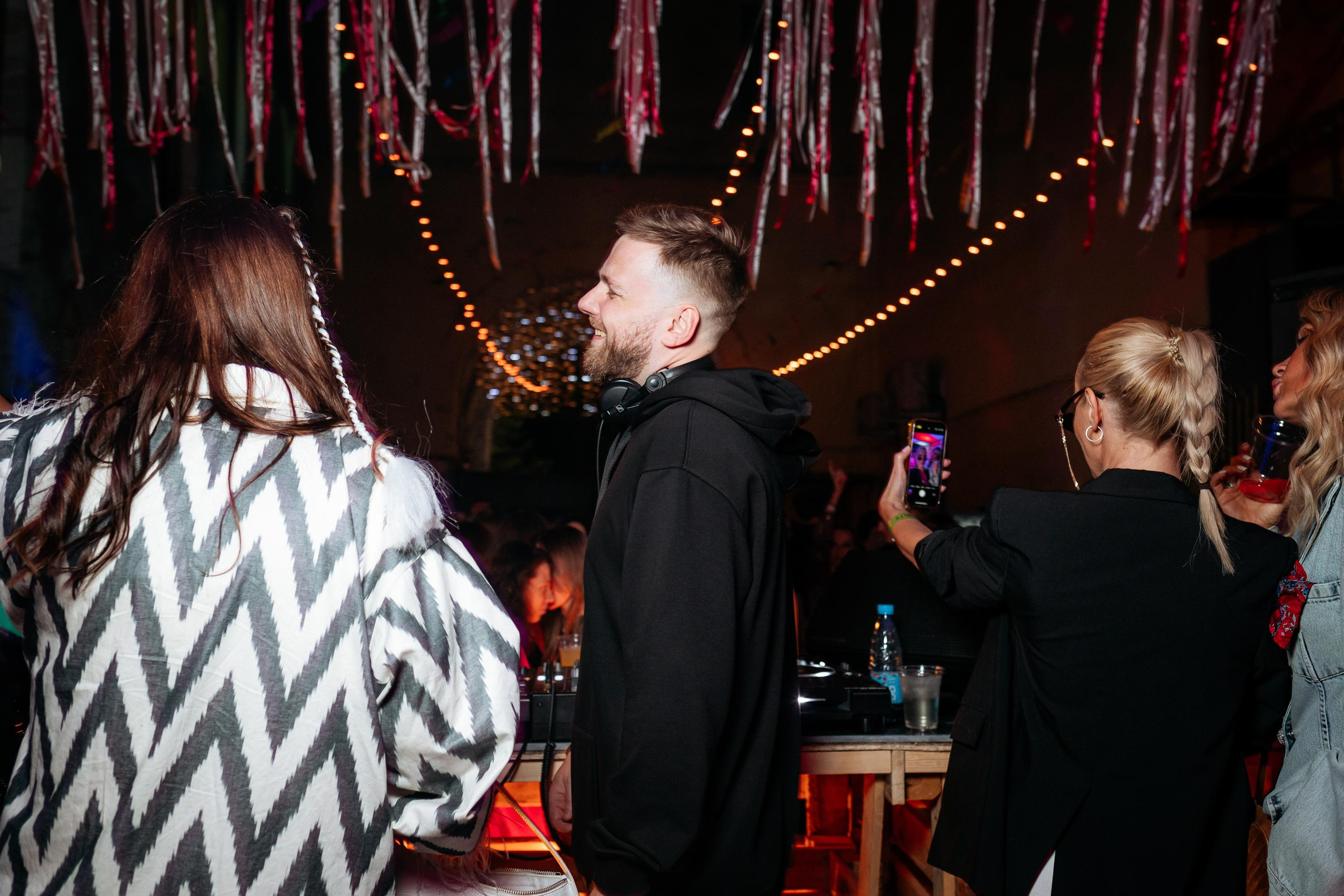 C O M M U N I T Y [ONE YEAR]. СВОИ. ФОТООТЧЕТЫ-СОБЫТИЯ-МЕСТА