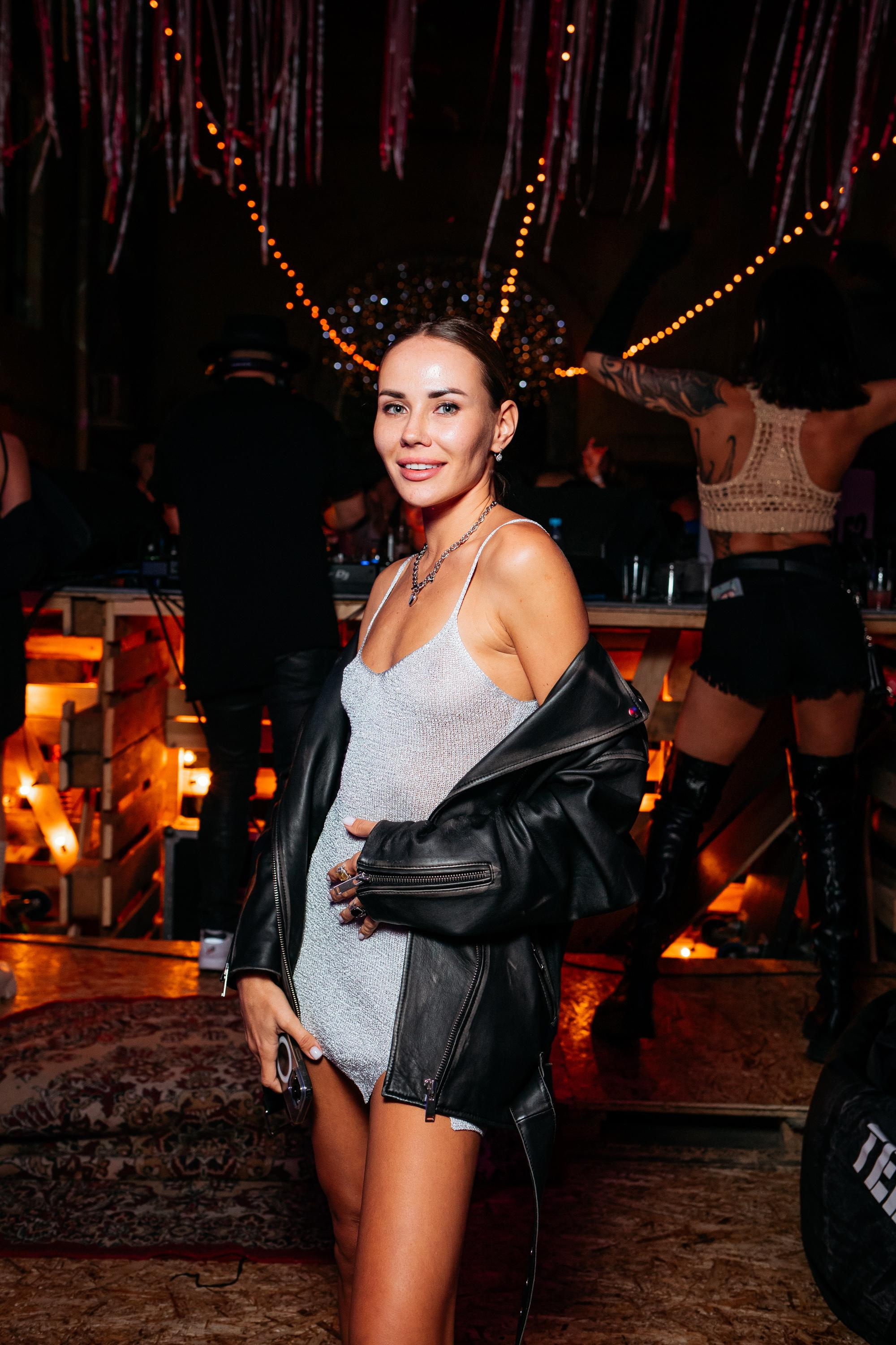 C O M M U N I T Y [ONE YEAR]. СВОИ. ФОТООТЧЕТЫ-СОБЫТИЯ-МЕСТА