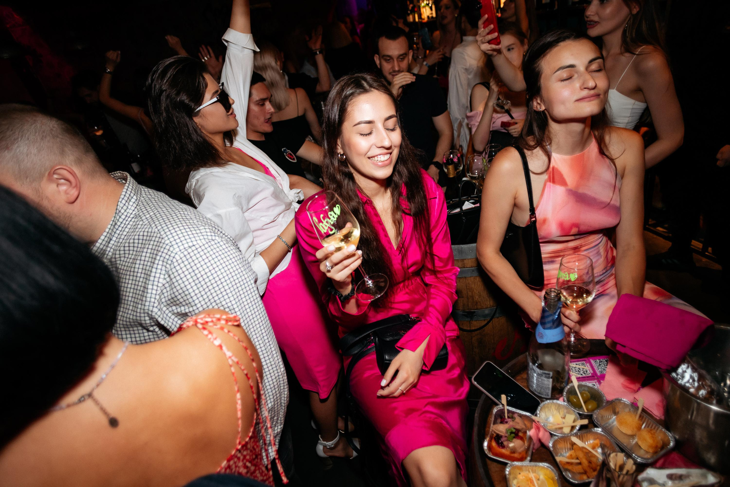 ВИНОТЕКА БАР х МАГАЗ [2 ГОДА]. СВОИ. ФОТООТЧЕТЫ-СОБЫТИЯ-МЕСТА