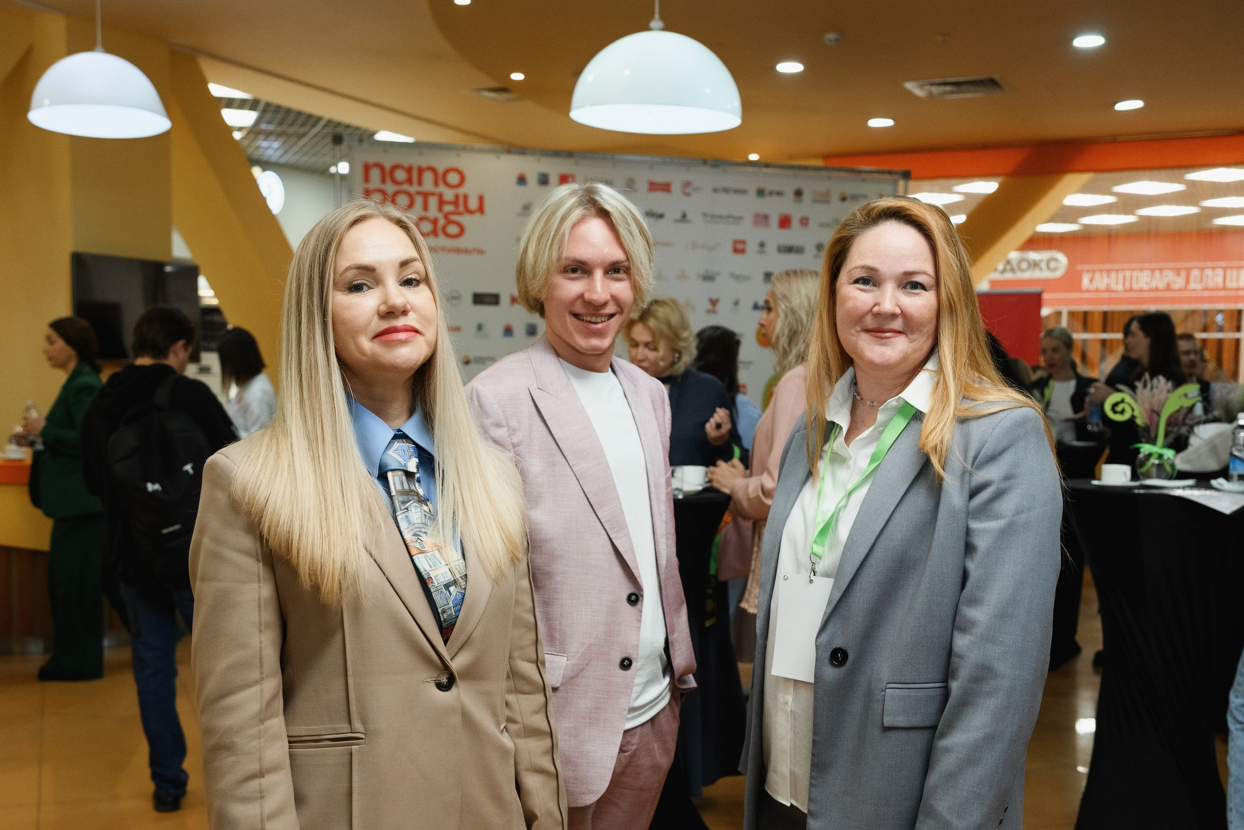 Фотосъемка бизнес-завтрака в Петропавловске-Камчатском, Бизнес-фотосессия во время делового завтрака в Петропавловске-Камчатском, Профессиональная съемка бизнес-встреч с фуршетом в Петропавловске-Камчатском, Корпоративная фотосессия на бизнес-завтраке в Петропавловске-Камчатском, Стоимость фотосъемки бизнес-мероприятий в Петропавловске-Камчатском.