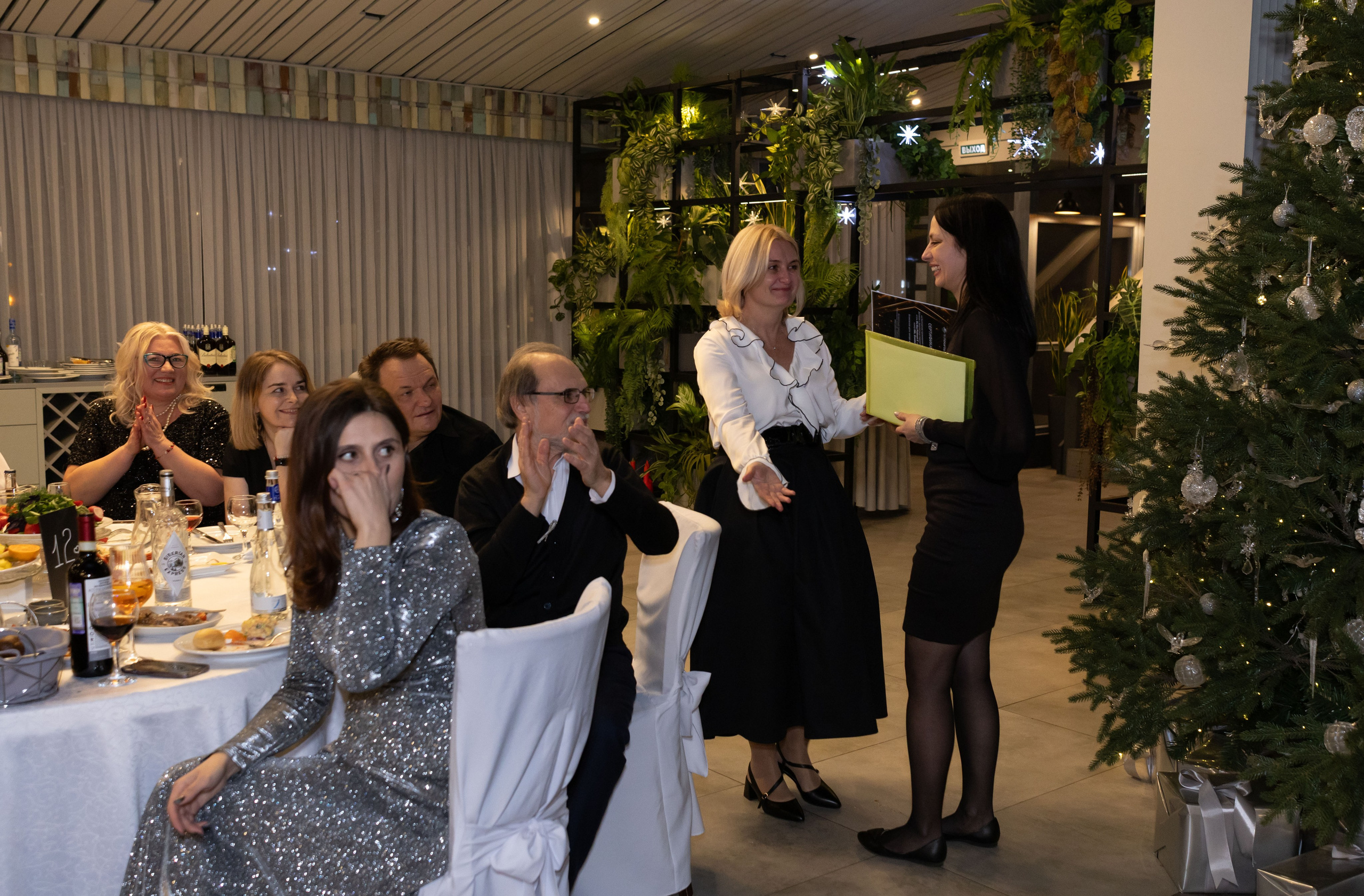 Корпоратив ресторан Времена года Москва. Семейный и детский фотограф Анна Петракова