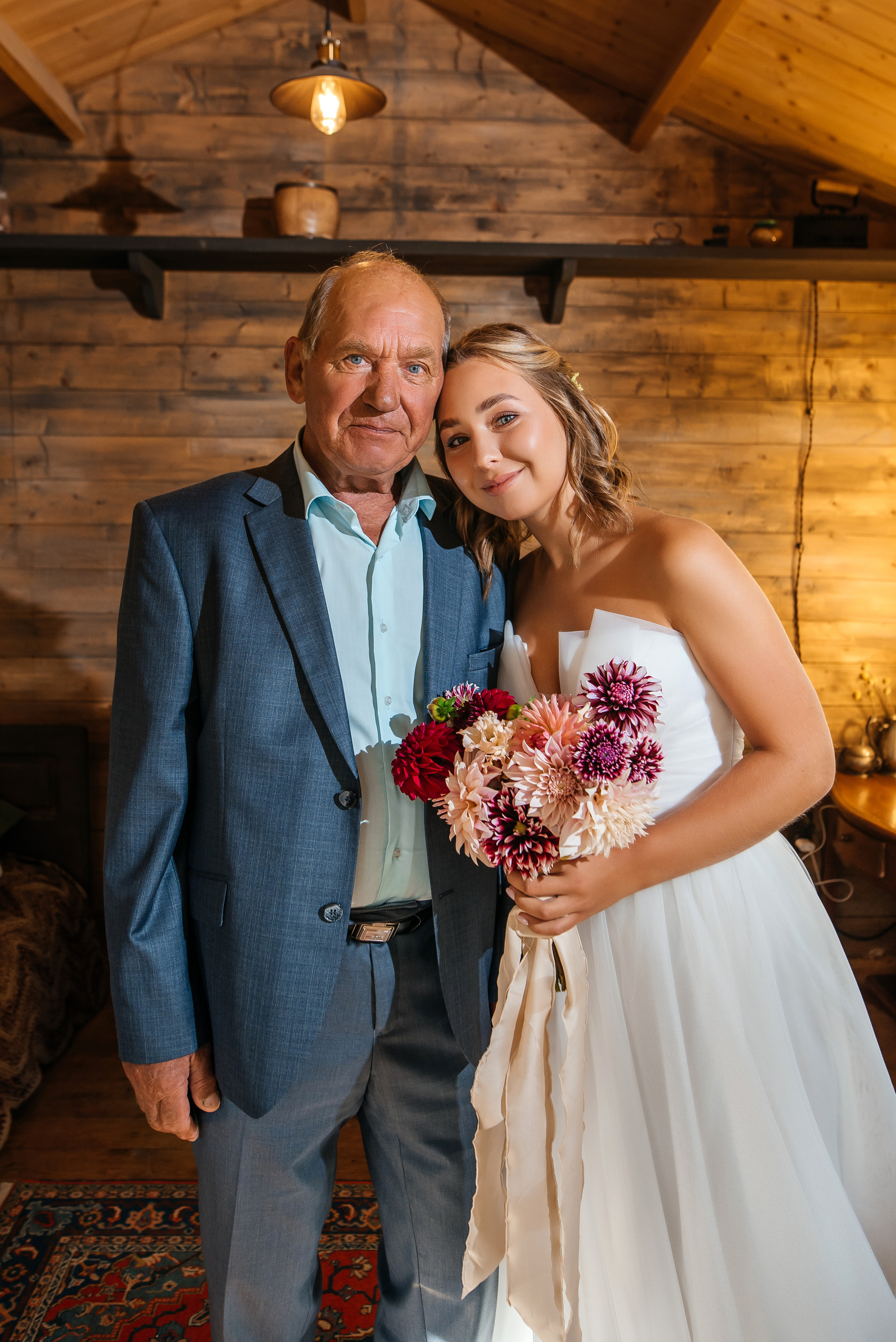 Свадебная съемка осенью в лесной локации. Свадебный фотограф Елена Рякина