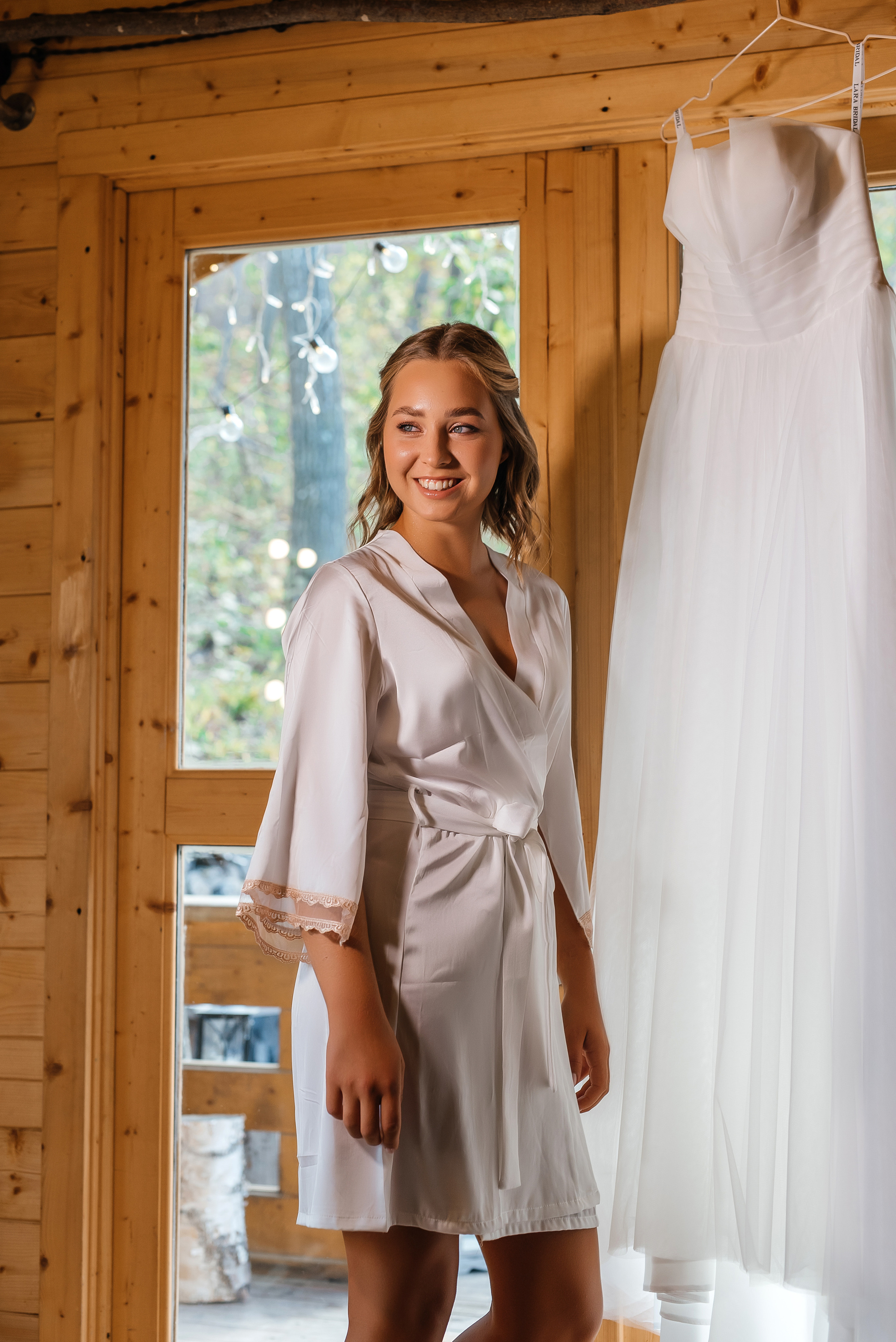 Свадебная съемка осенью в лесной локации. Свадебный фотограф Елена Рякина