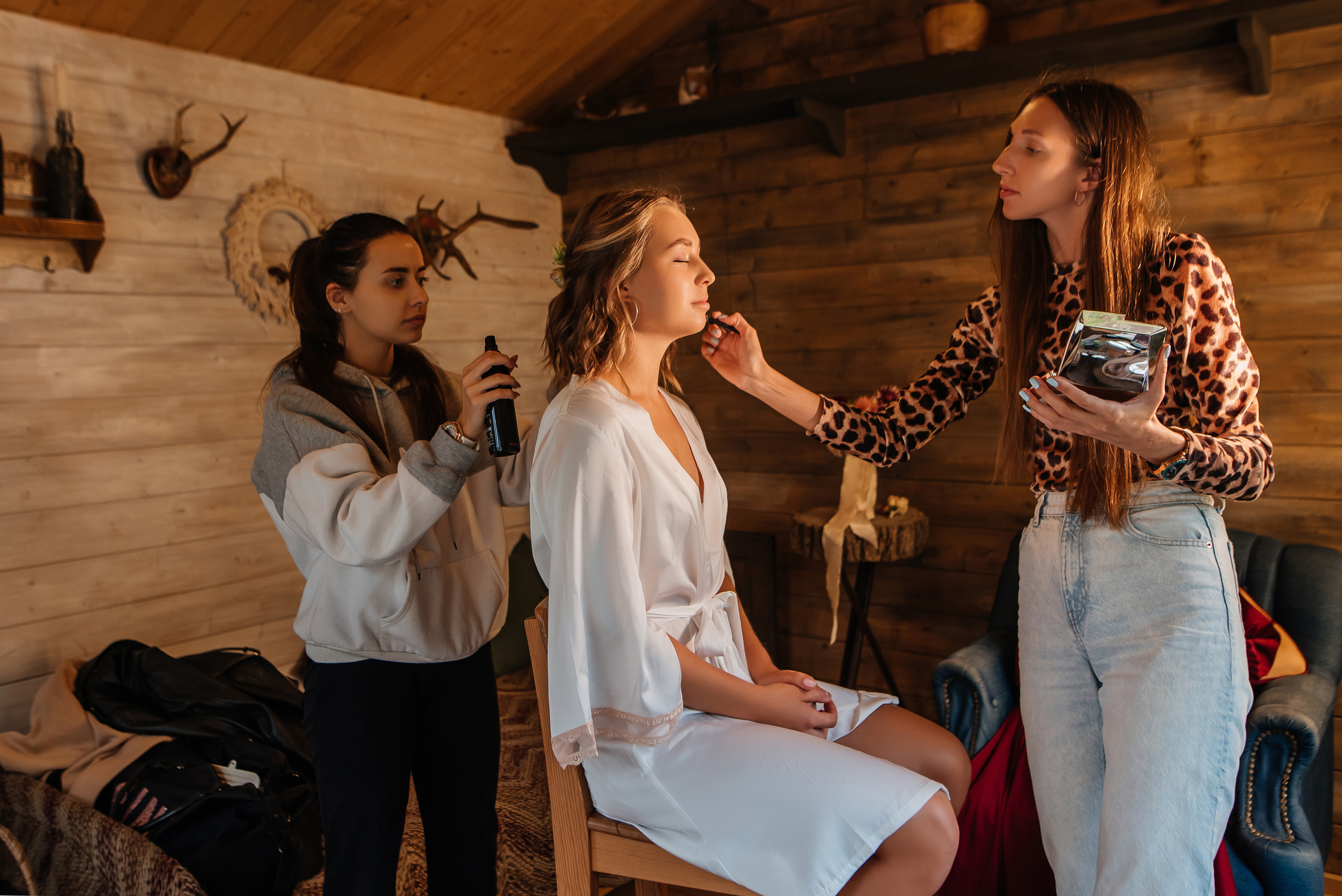 Свадебная съемка осенью в лесной локации. Свадебный фотограф Елена Рякина