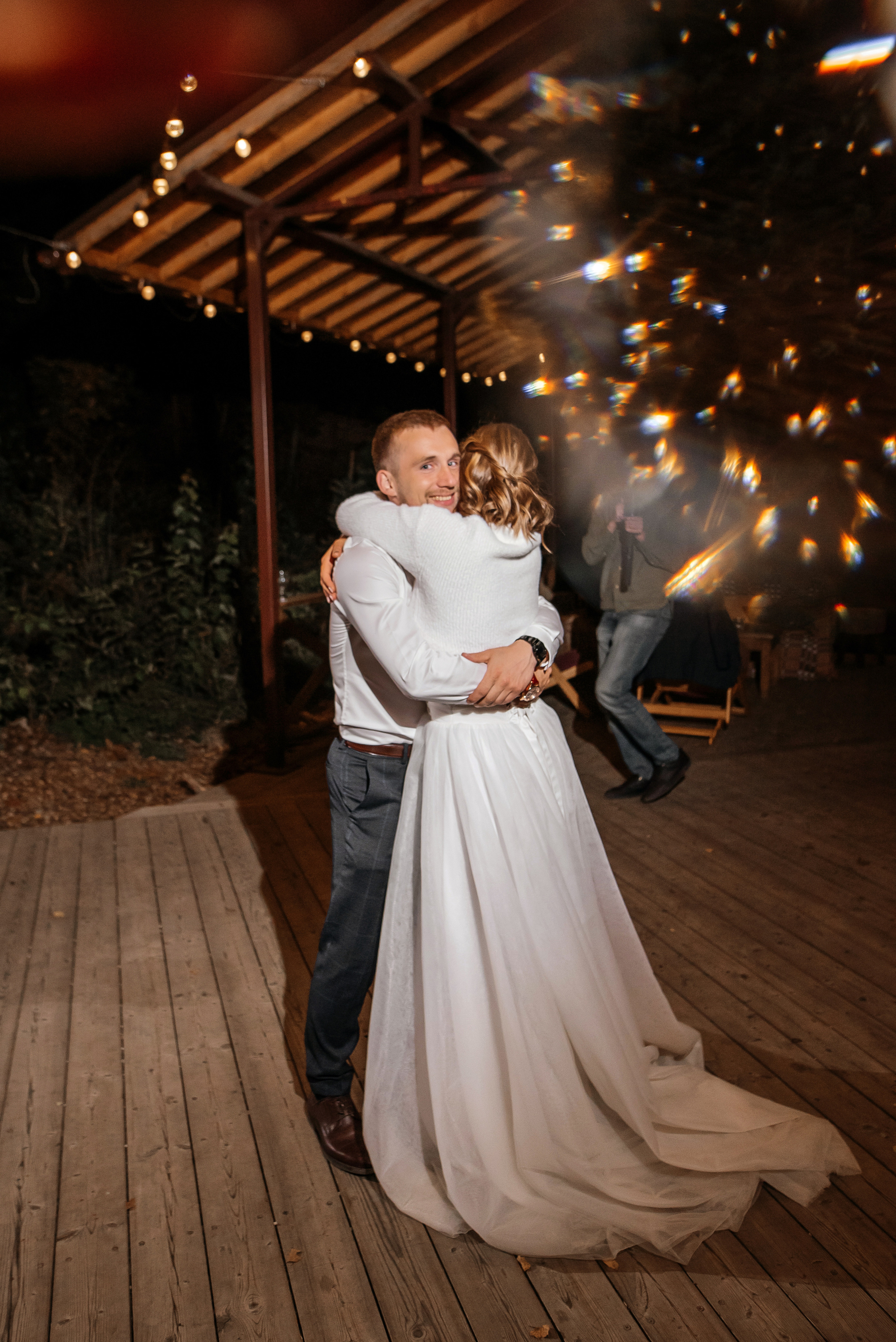 Свадебная съемка осенью в лесной локации. Свадебный фотограф Елена Рякина