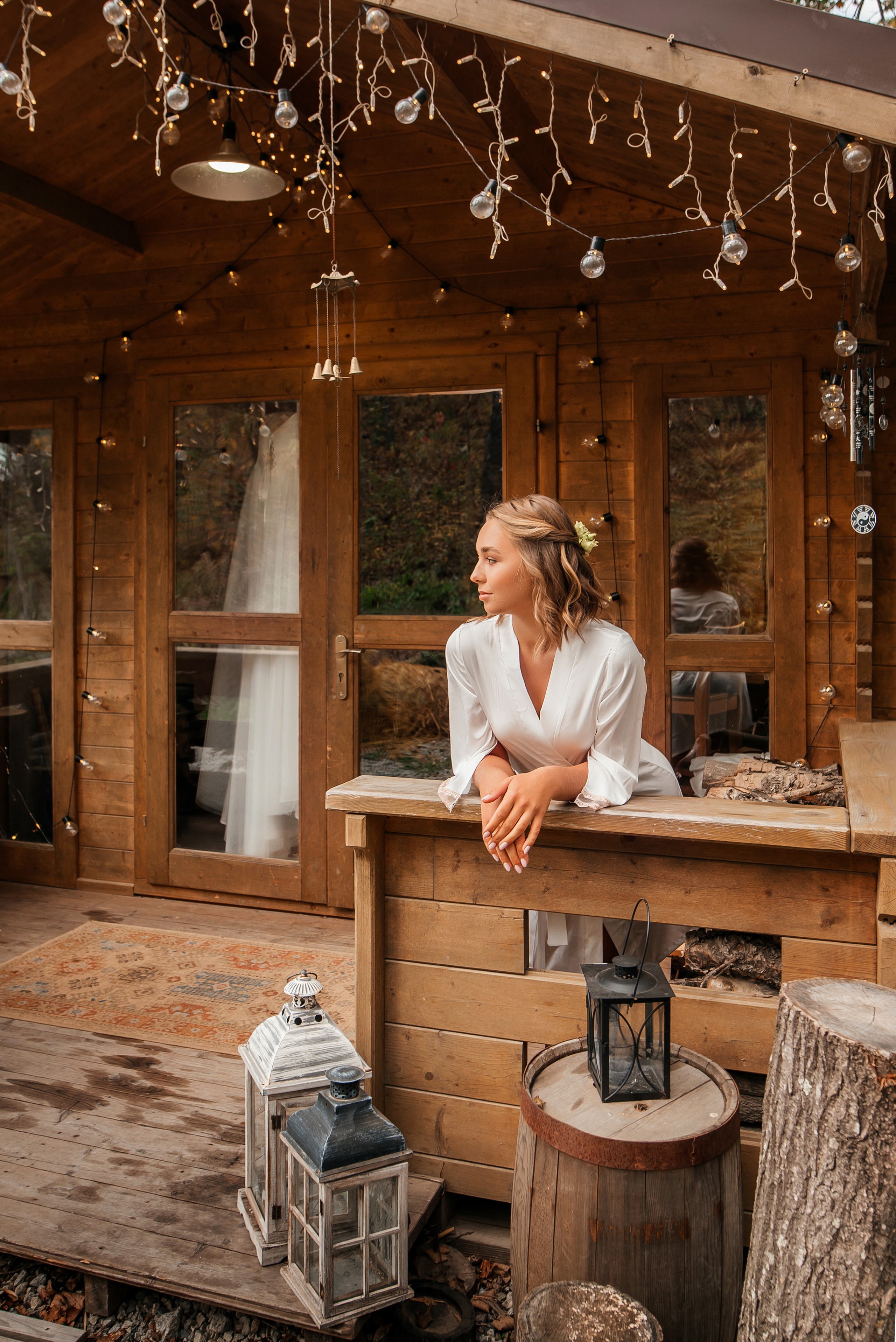 Свадебная съемка осенью в лесной локации. Свадебный фотограф Елена Рякина