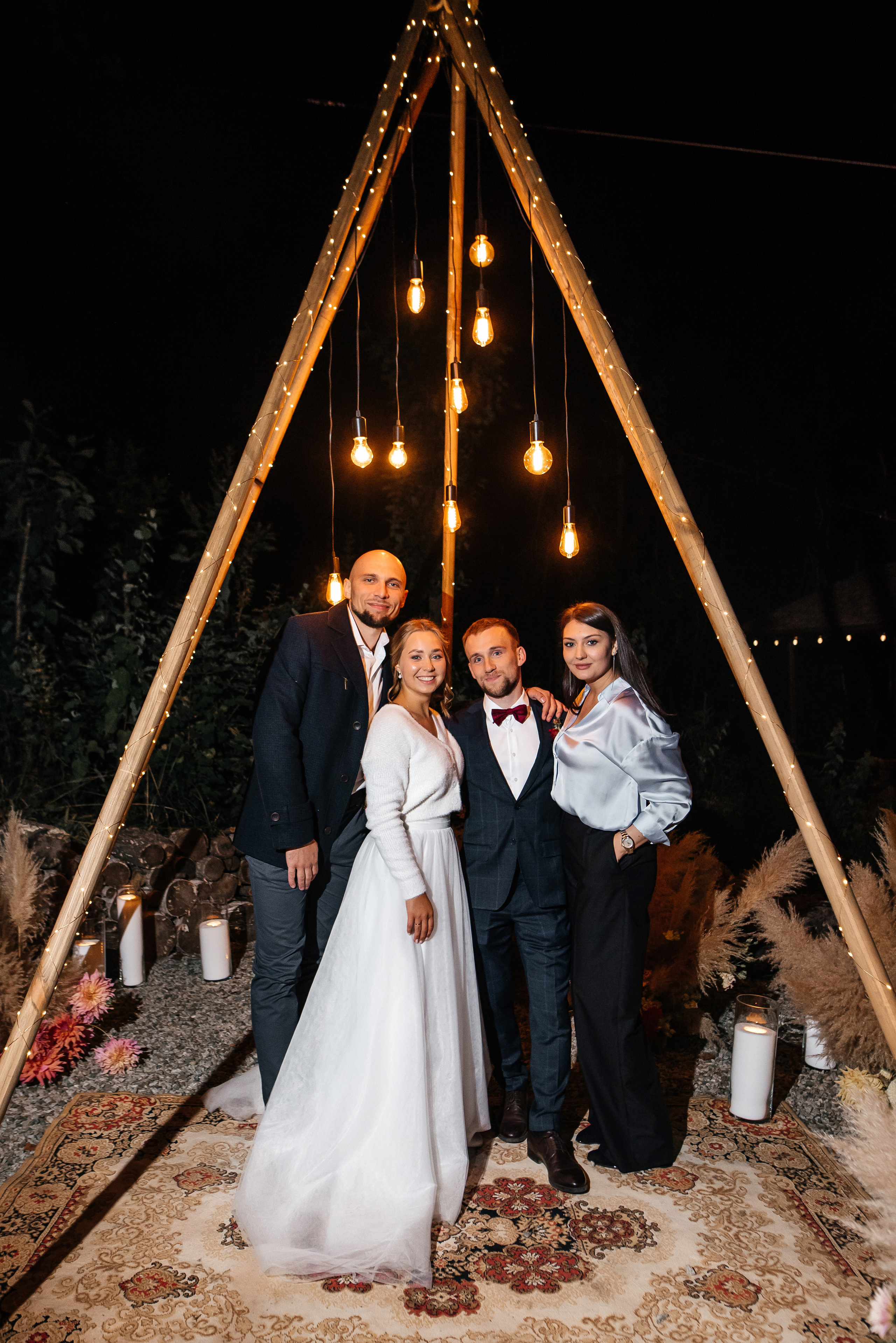 Свадебная съемка осенью в лесной локации. Свадебный фотограф Елена Рякина