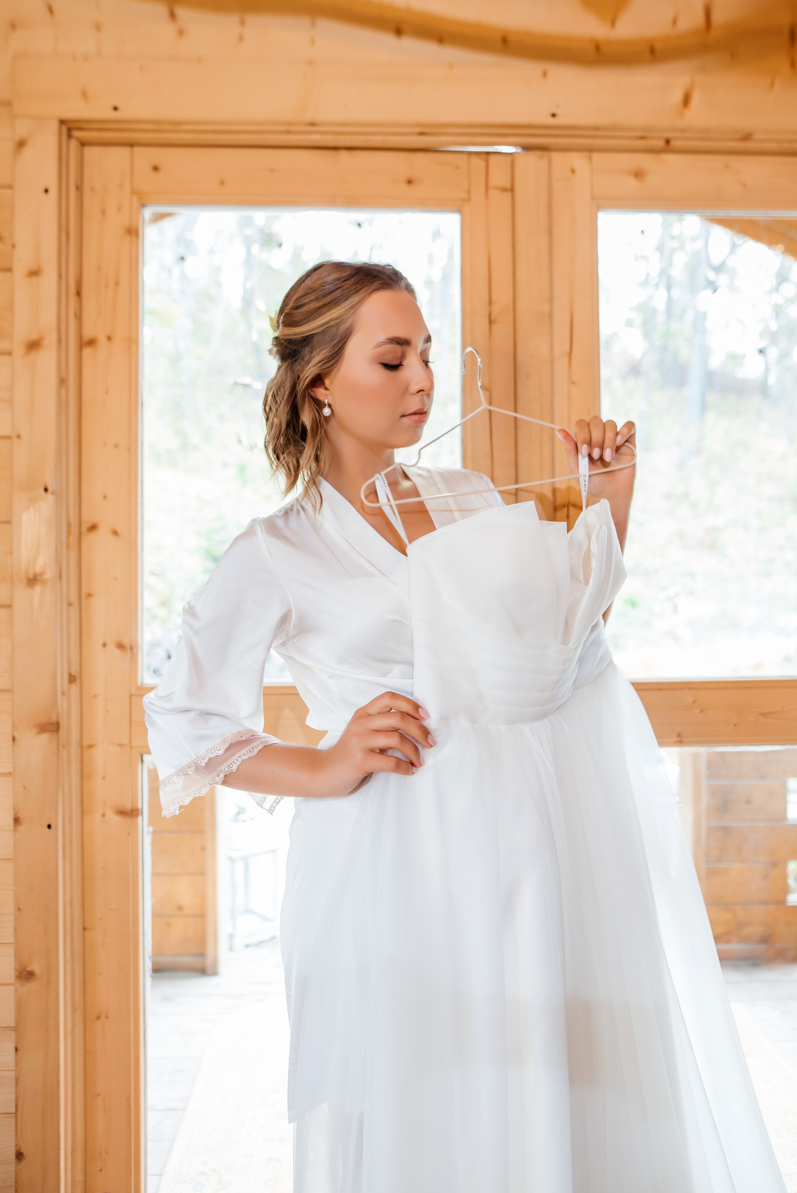 Свадебная съемка осенью в лесной локации. Свадебный фотограф Елена Рякина