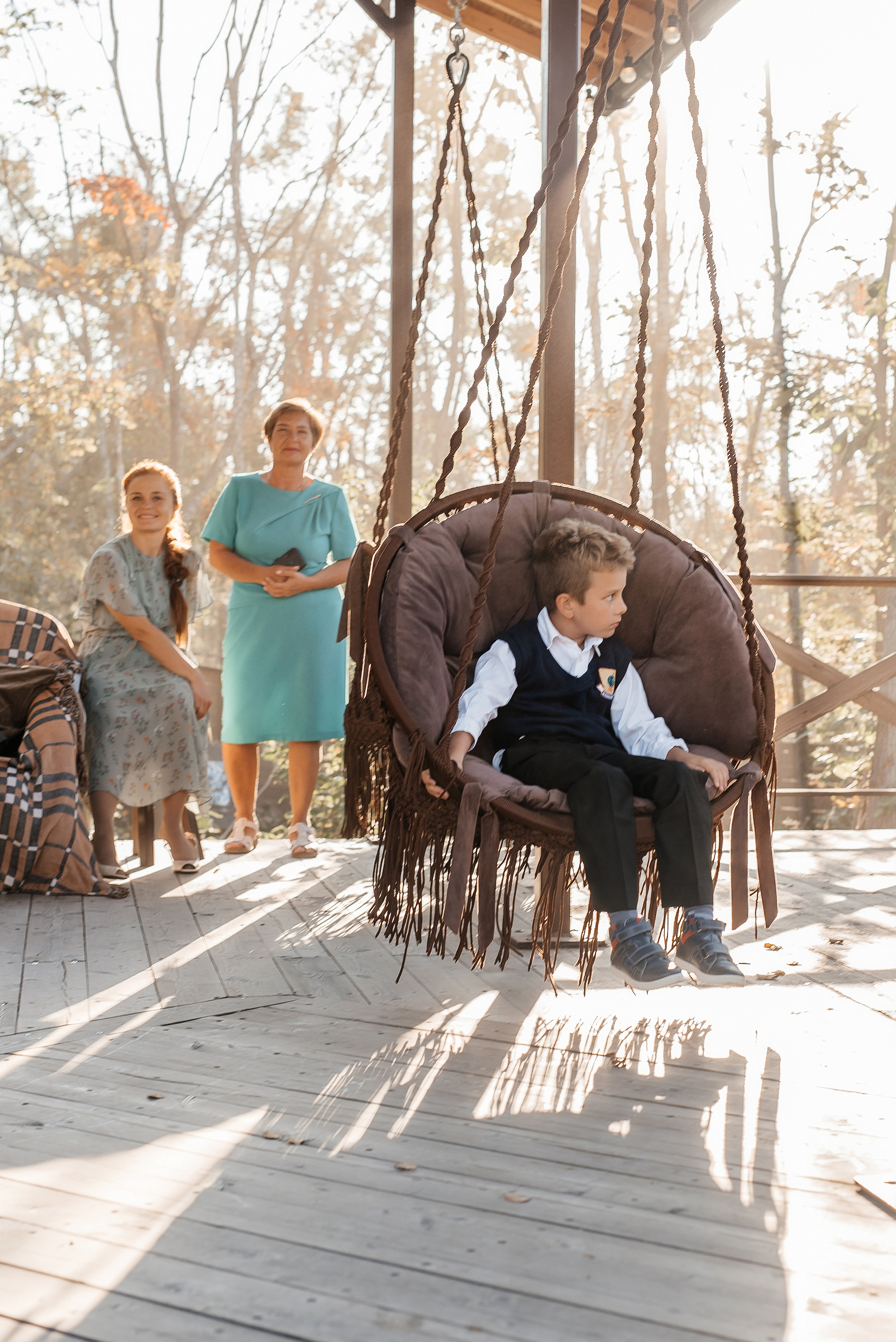 Свадебная съемка осенью в лесной локации. Свадебный фотограф Елена Рякина