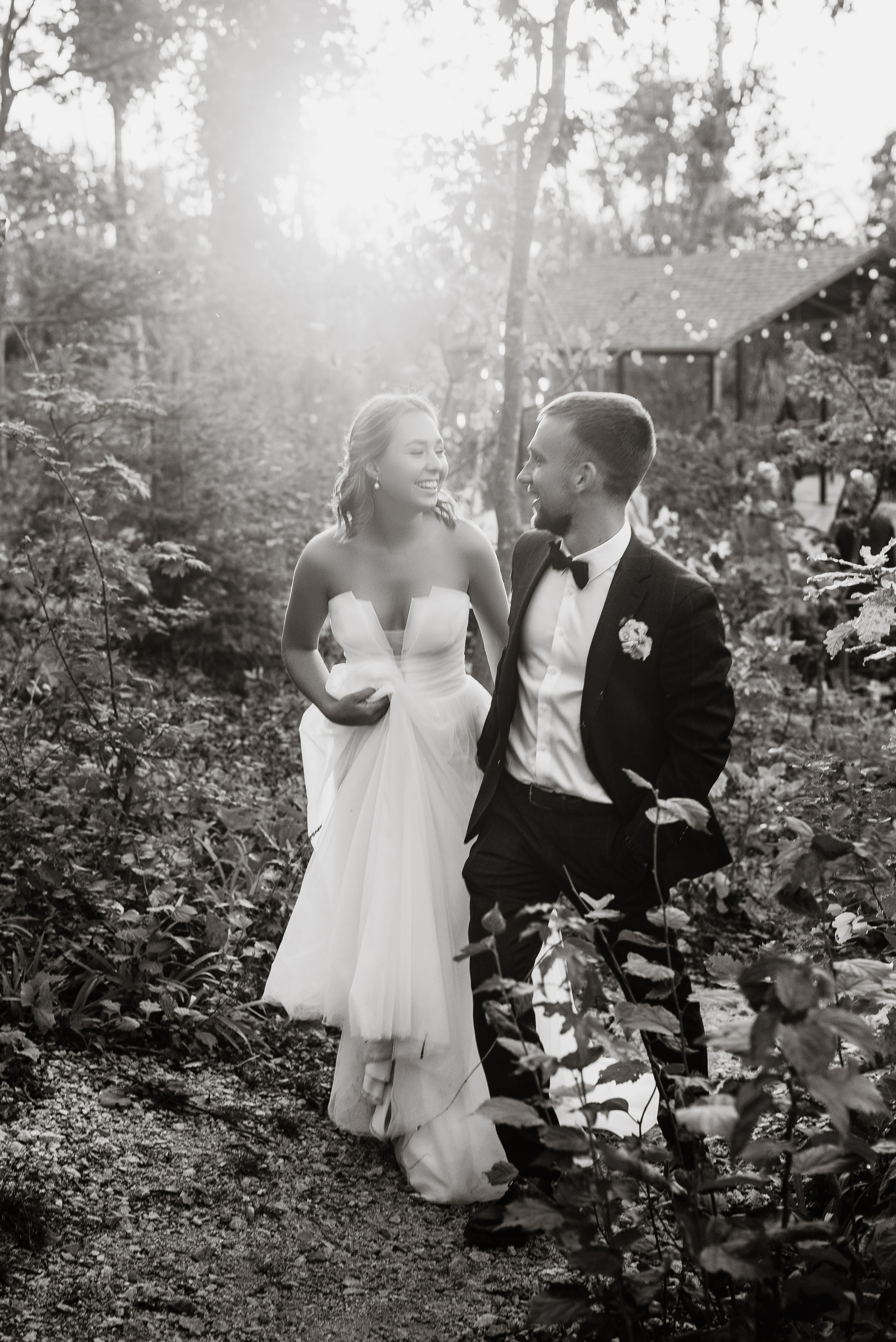 Свадебная съемка осенью в лесной локации. Свадебный фотограф Елена Рякина