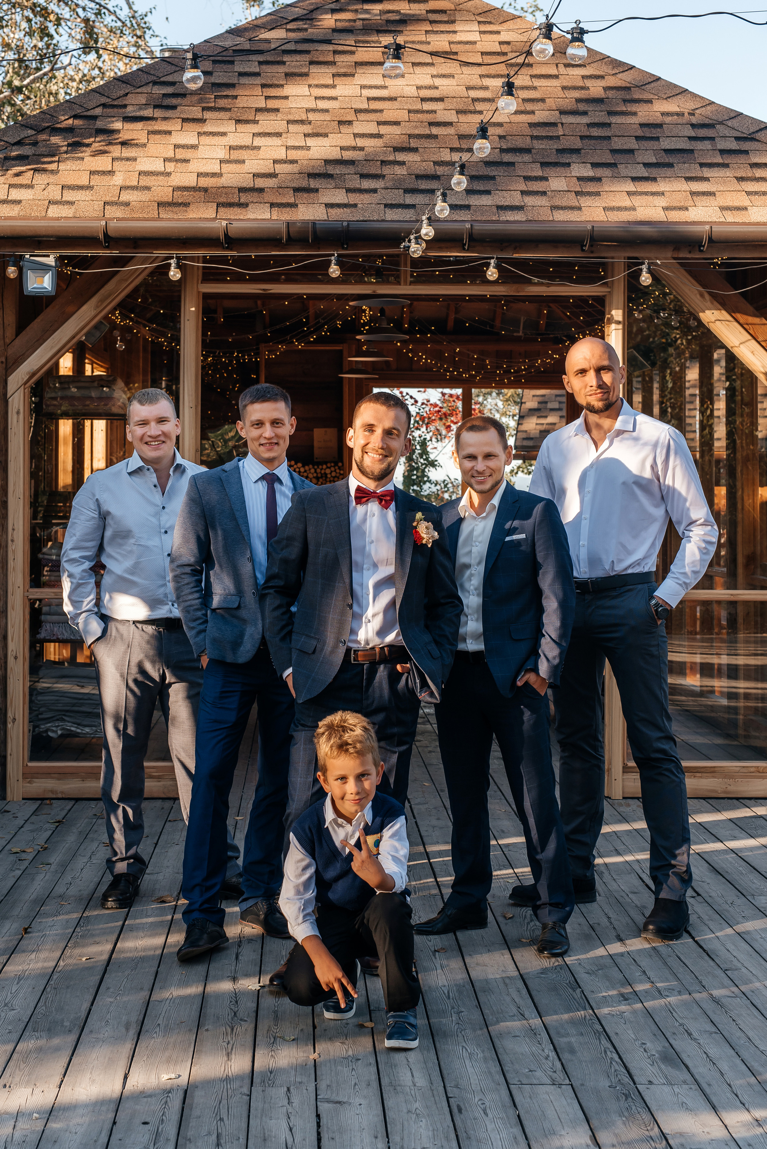 Свадебная съемка осенью в лесной локации. Свадебный фотограф Елена Рякина