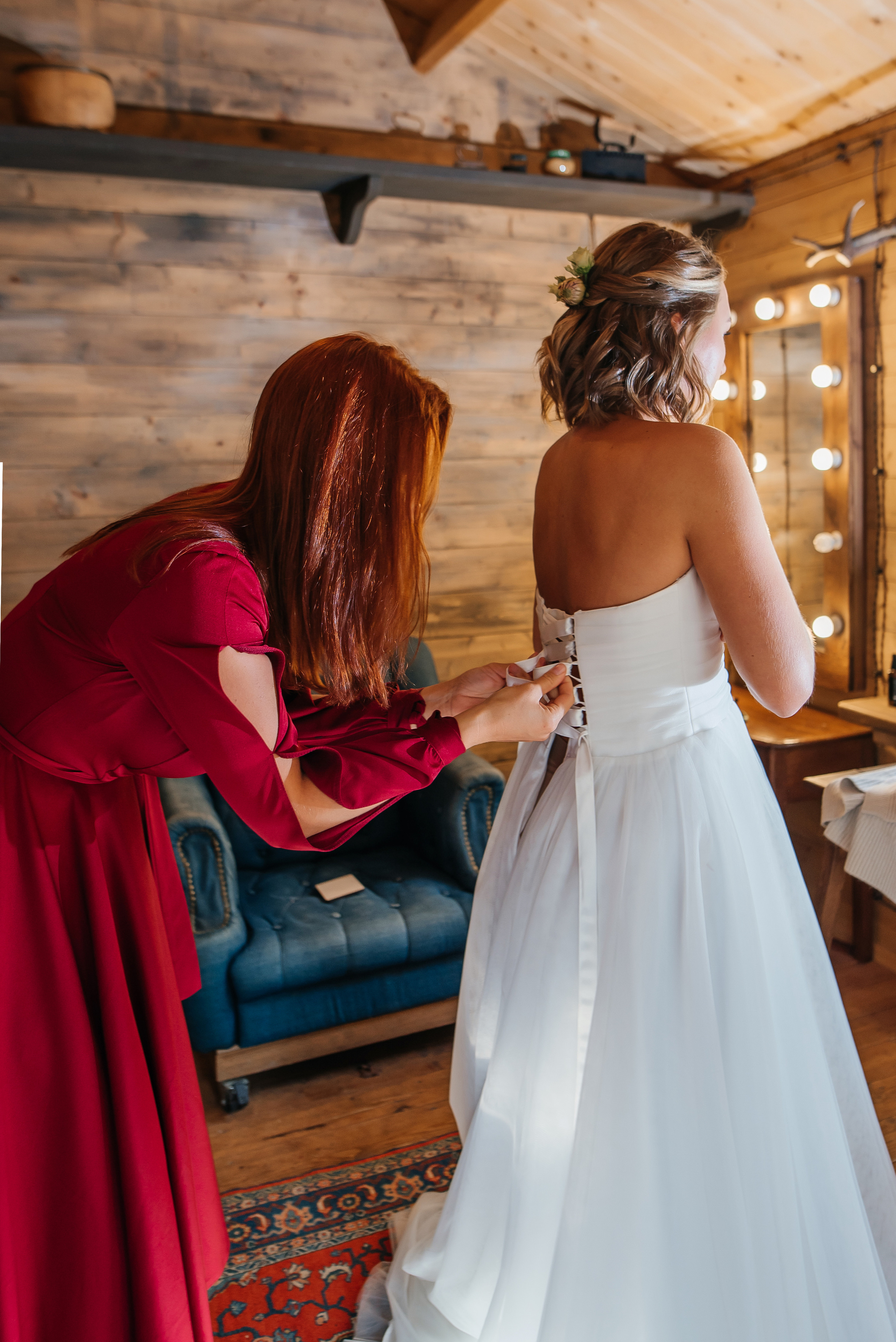 Свадебная съемка осенью в лесной локации. Свадебный фотограф Елена Рякина