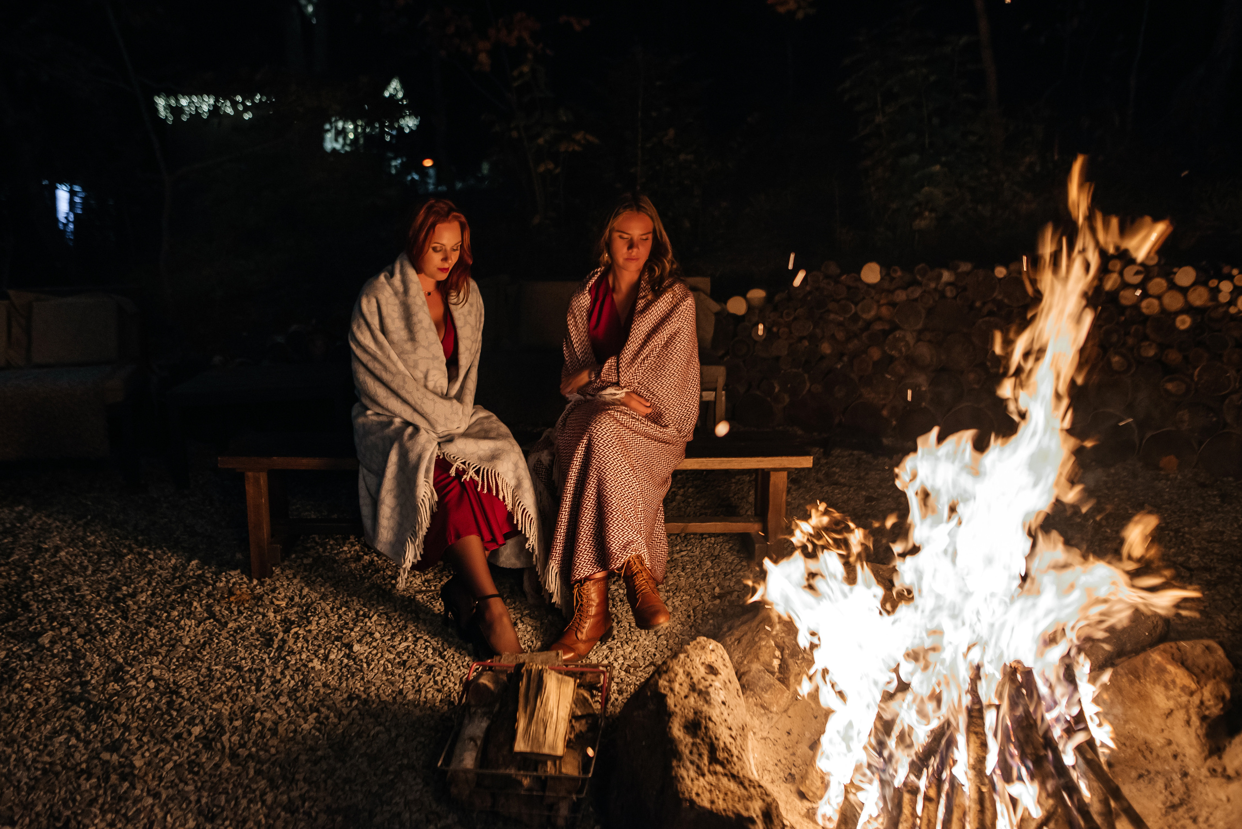 Свадебная съемка осенью в лесной локации. Свадебный фотограф Елена Рякина