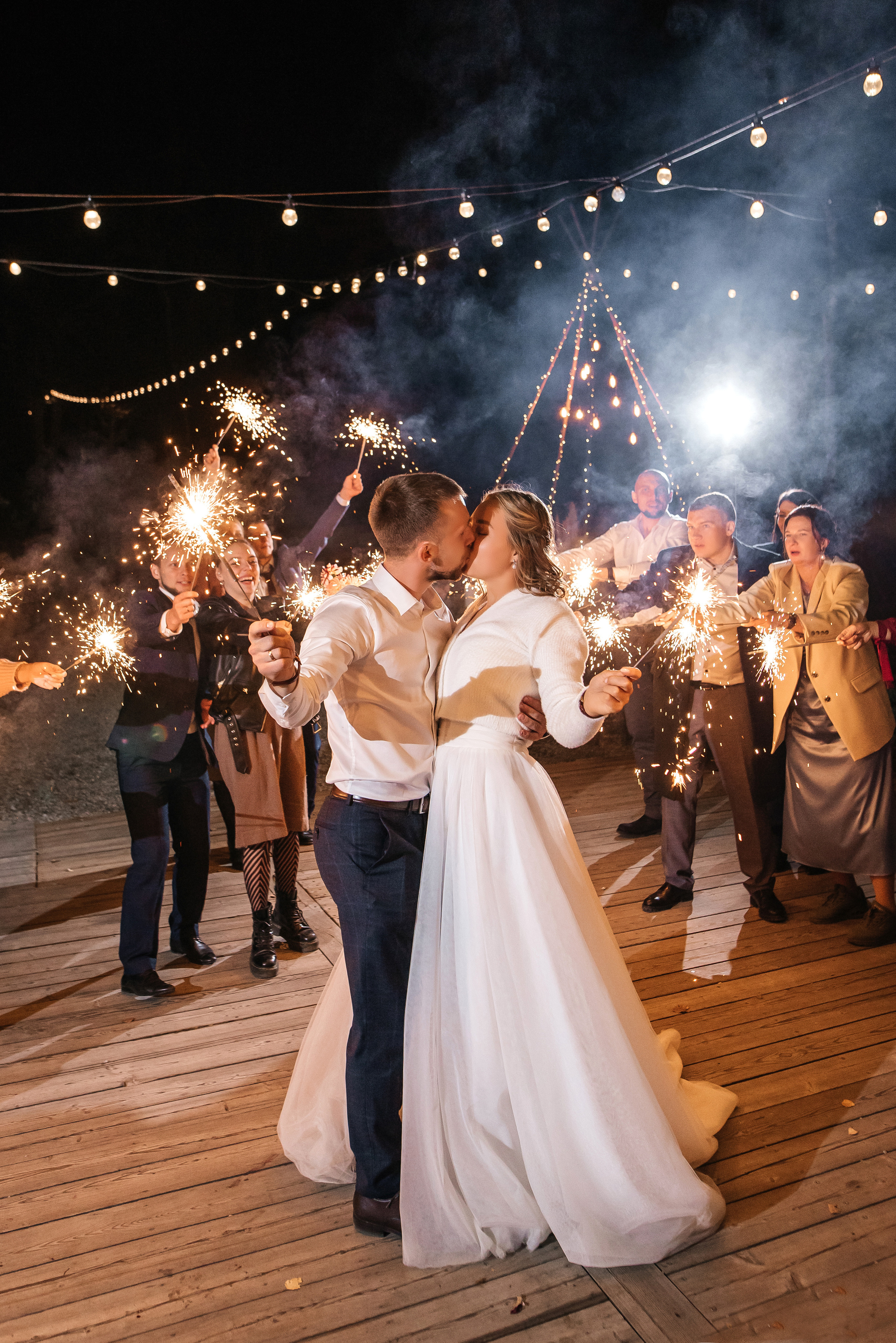 Свадебная съемка осенью в лесной локации. Свадебный фотограф Елена Рякина