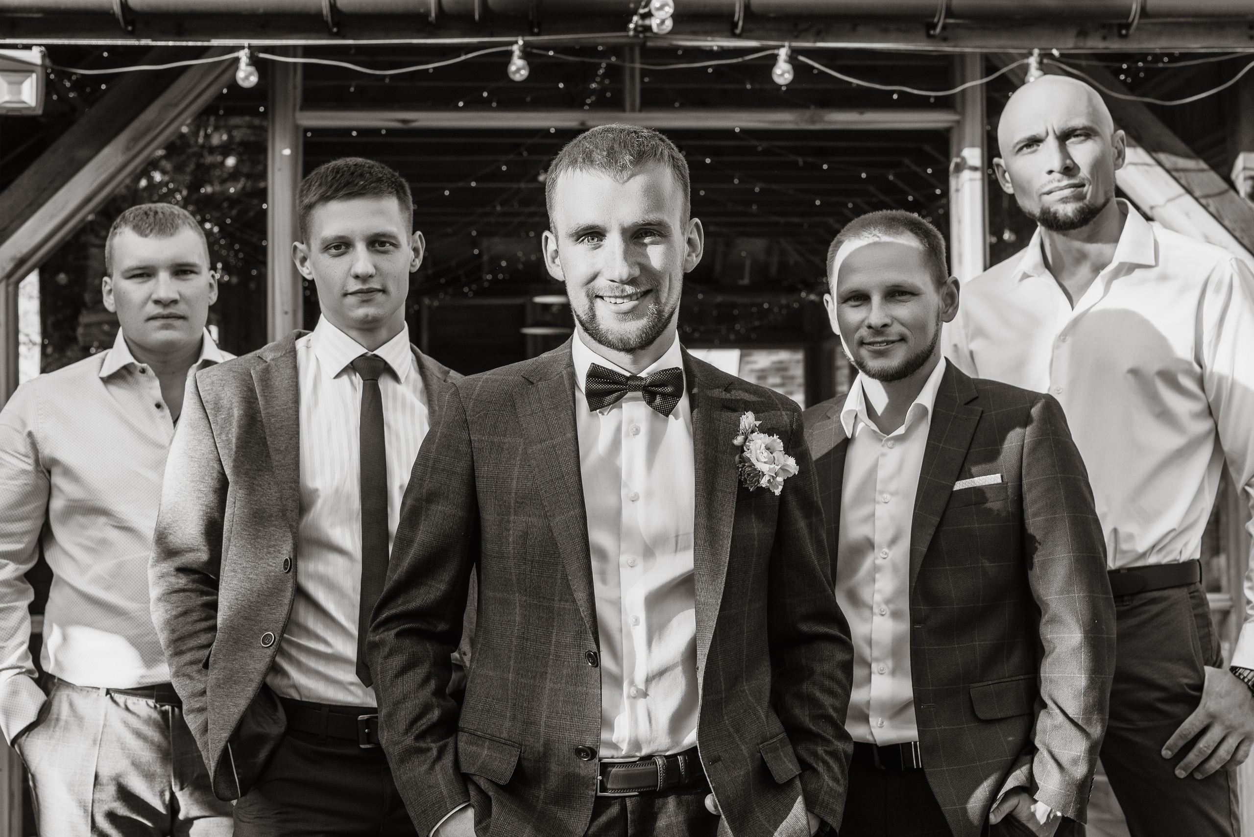 Свадебная съемка осенью в лесной локации. Свадебный фотограф Елена Рякина