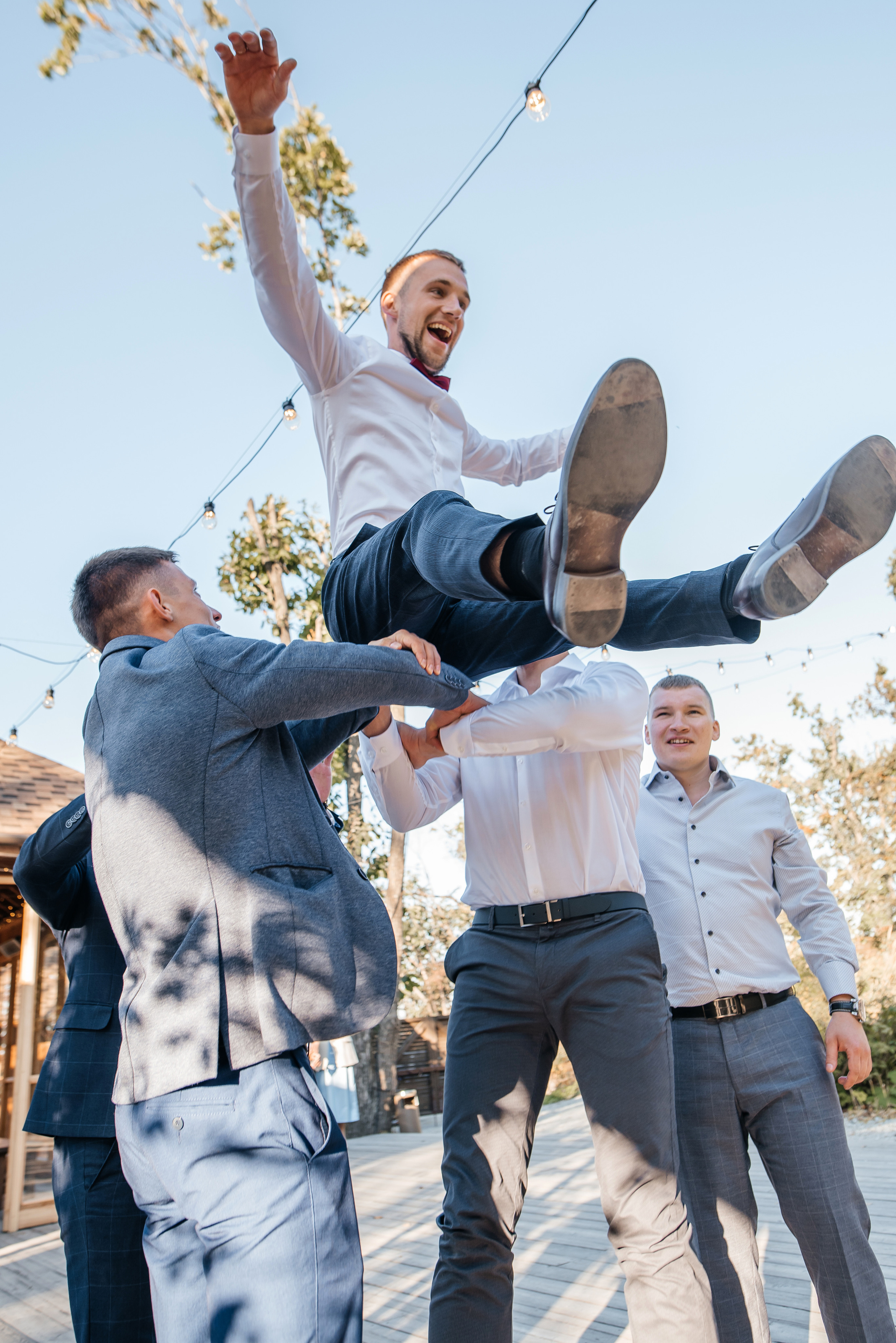 Свадебная съемка осенью в лесной локации. Свадебный фотограф Елена Рякина