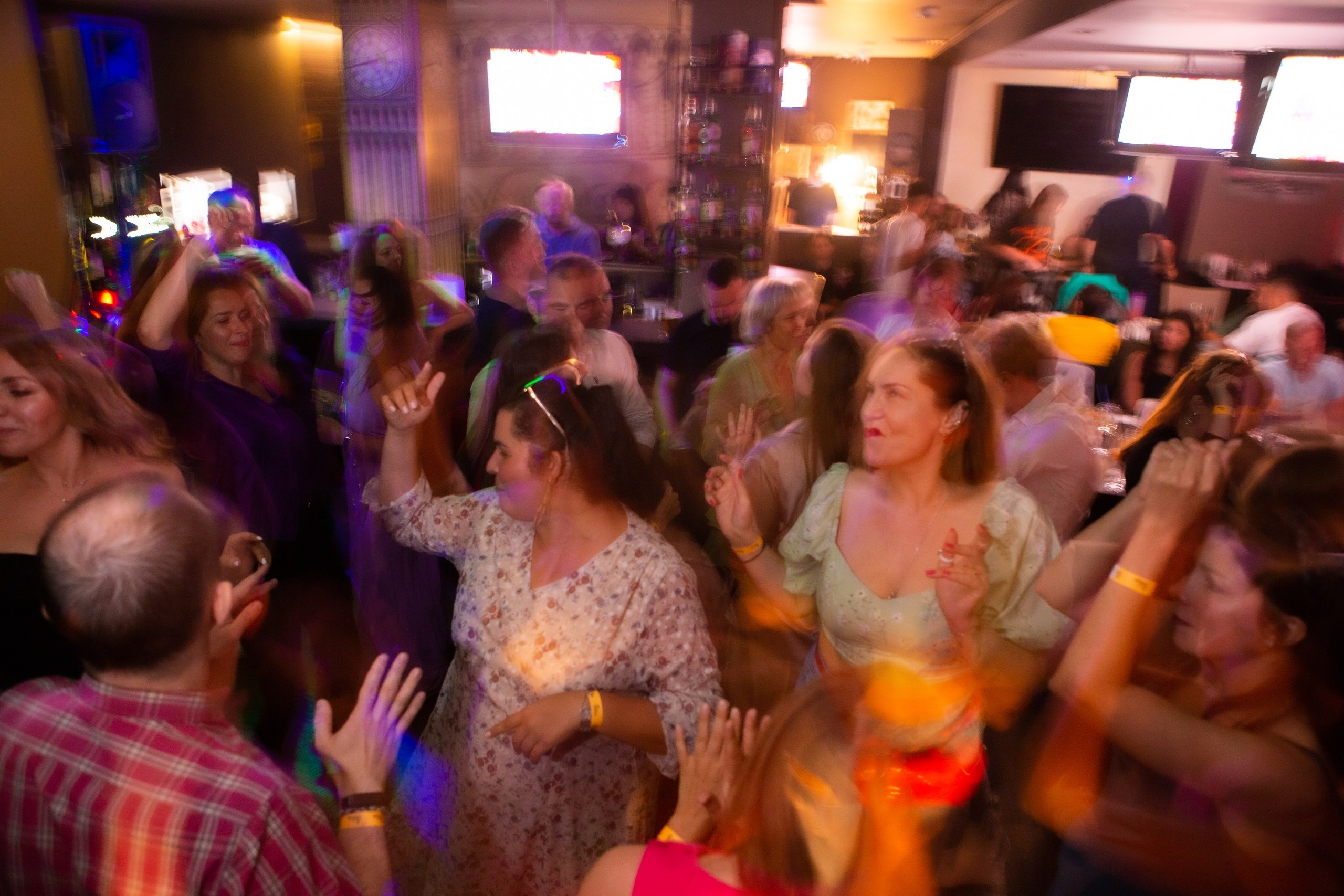 Лето, гуд бай! Клубная вечеринка | 25.08.23. Галерея Фантим