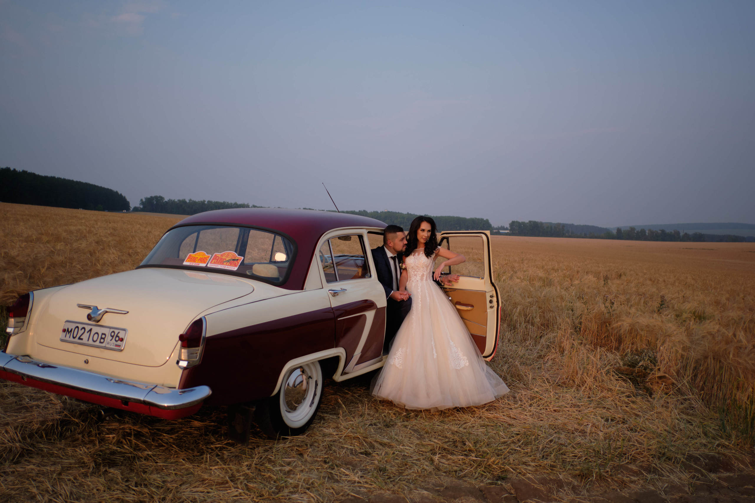 Волга в поле. Свадьба. Свадебный и портретный фотограф в Екатеринбурге Александр Блюденов