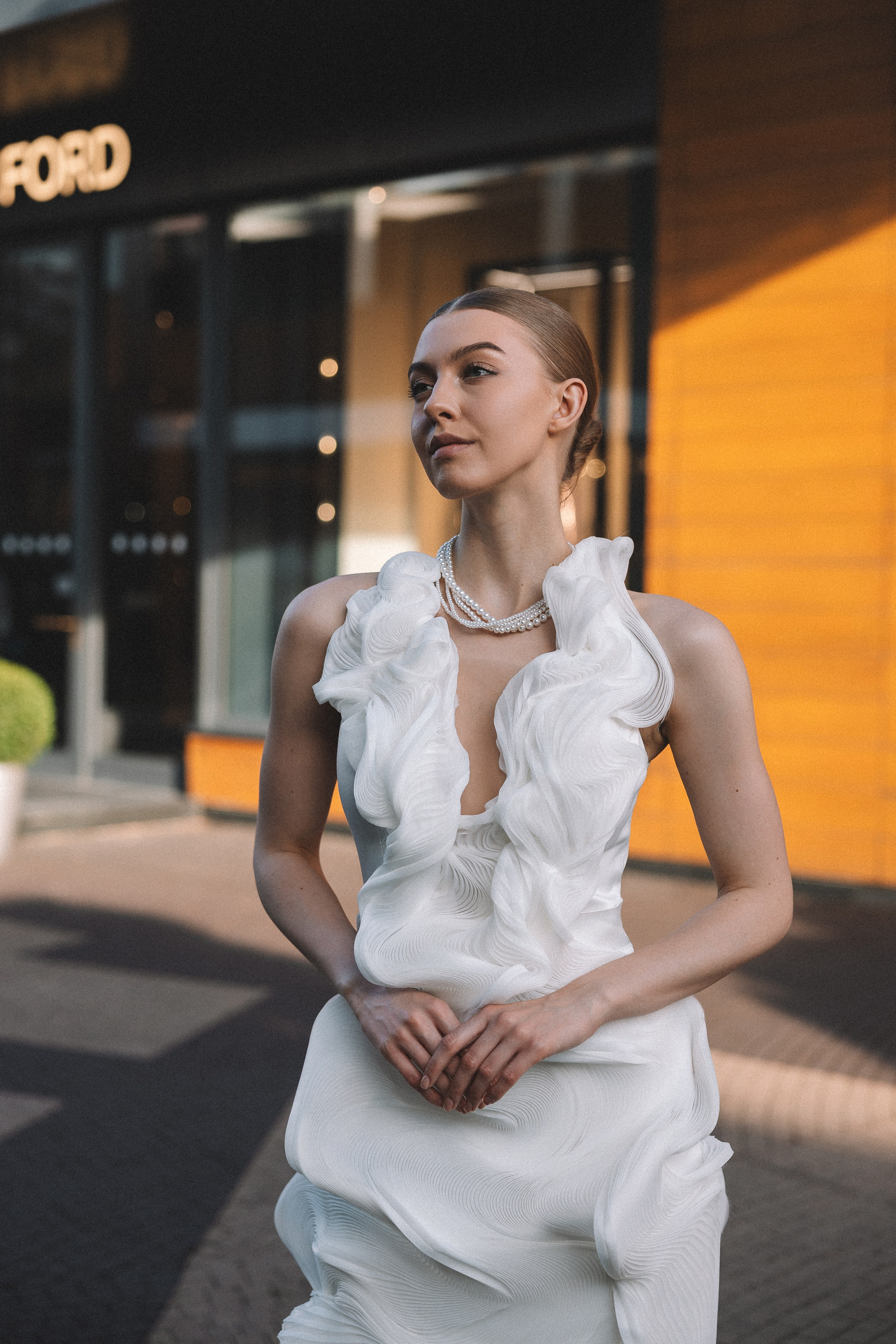 Свадебная фотосессия в Барвиха Luxury Village. Свадебный фотограф в Москве — Оскар Гелманов