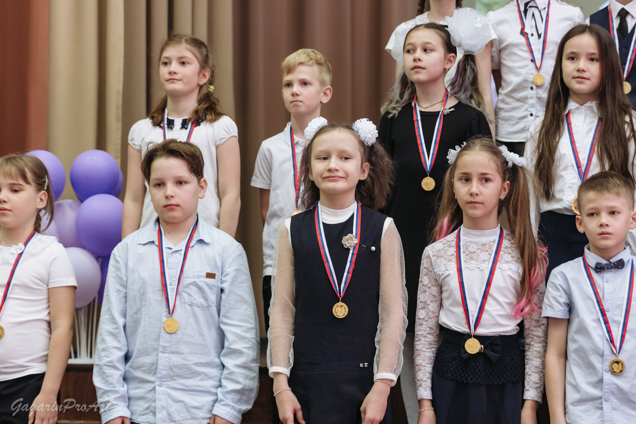 Репортаж в школе на выпускной. Фотограф на выпускной. GagarinProArt