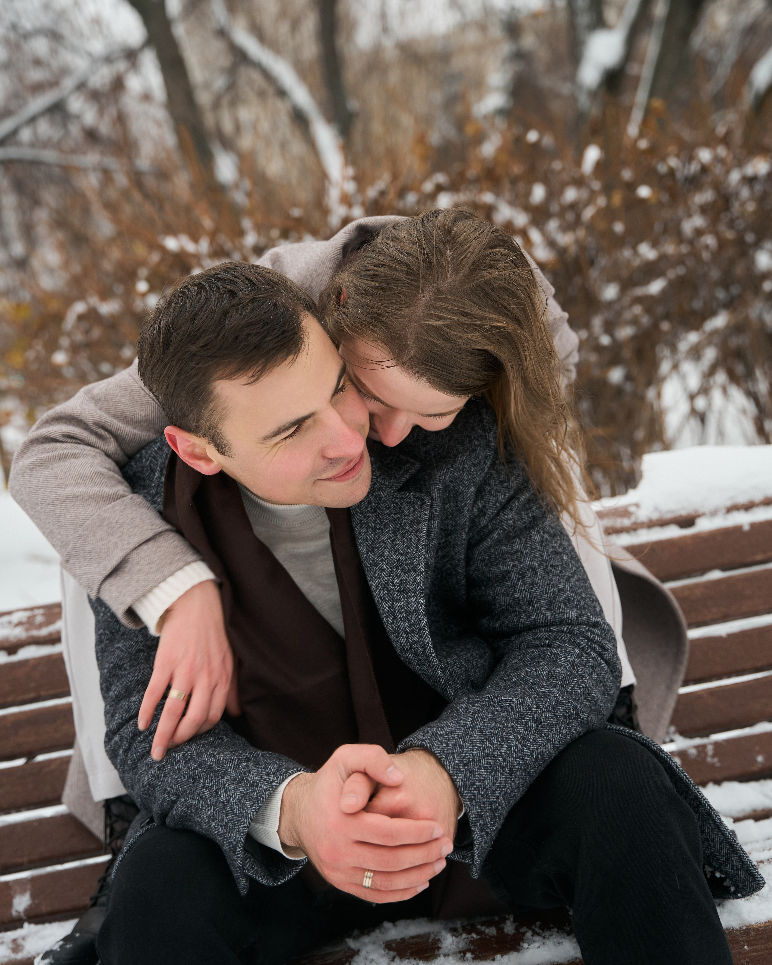 Любовь начинается с поцелуя. Minflo Photographer