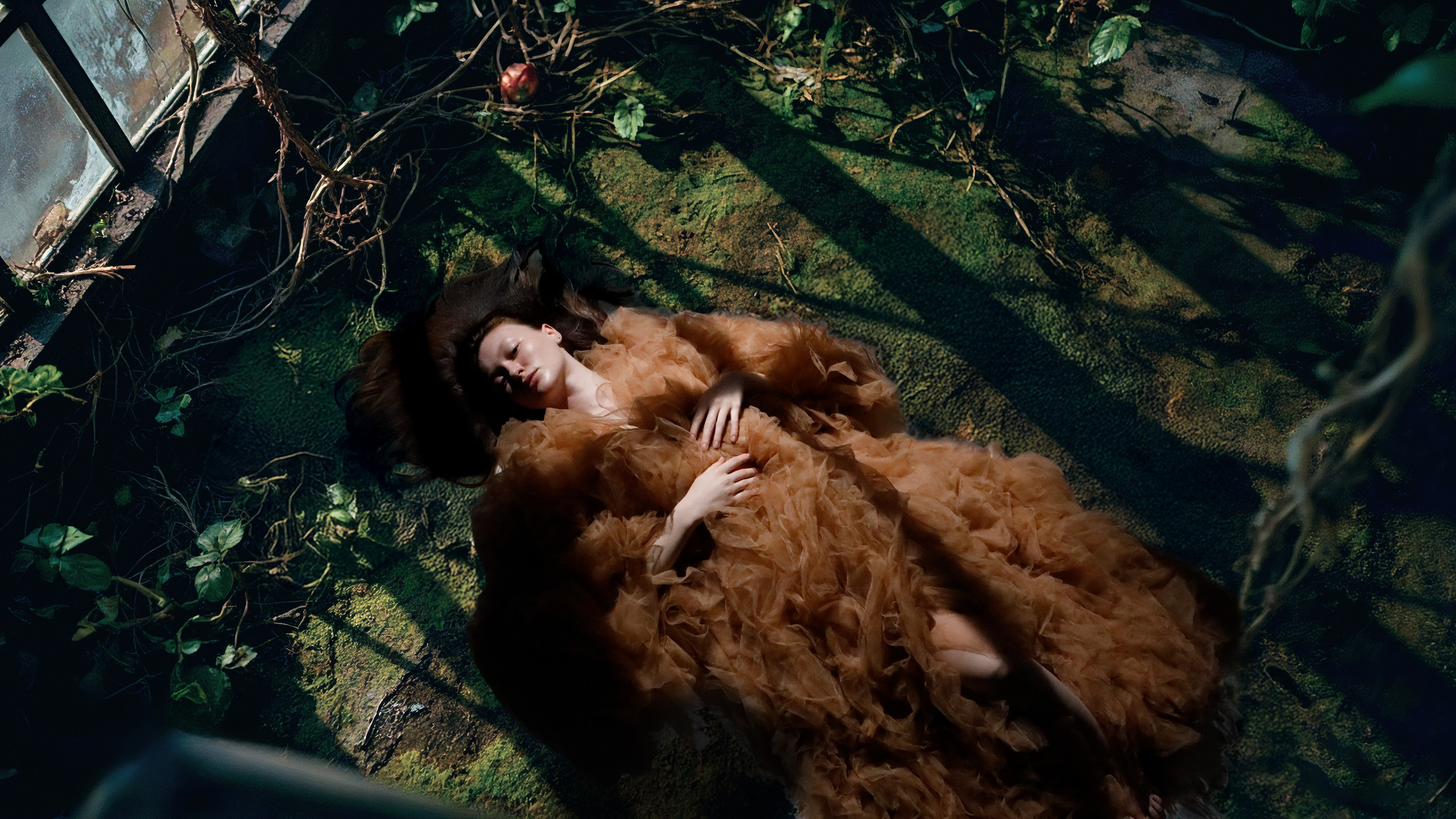 Elle China “The Last Bloom”. Elizabeth Marriott