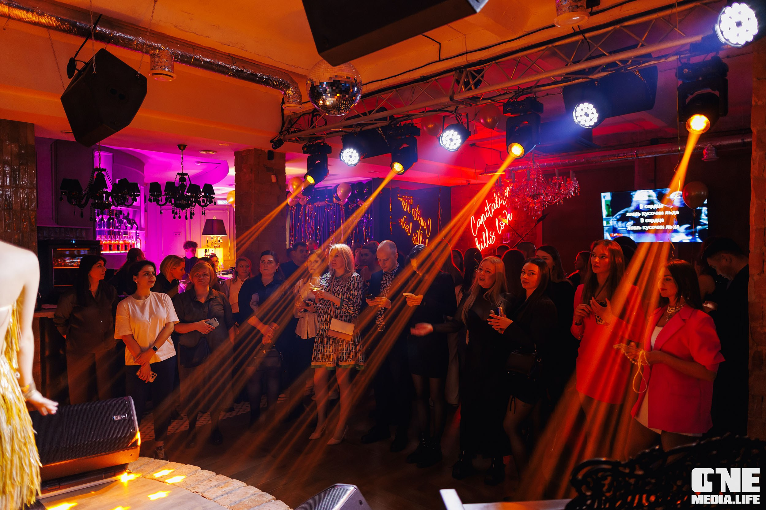 Фоторепортаж из караоке-клуба Белгравия. One Media Life: фоторепортажи, фотоотчеты с мероприятий и заведений