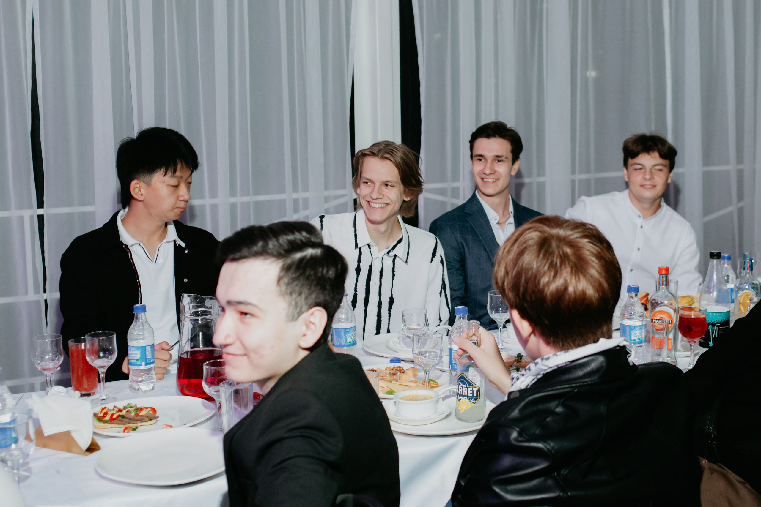 Выпускной 2025 (41 школа) 11 класс. Фотограф в Челябинске Ополихина Анна