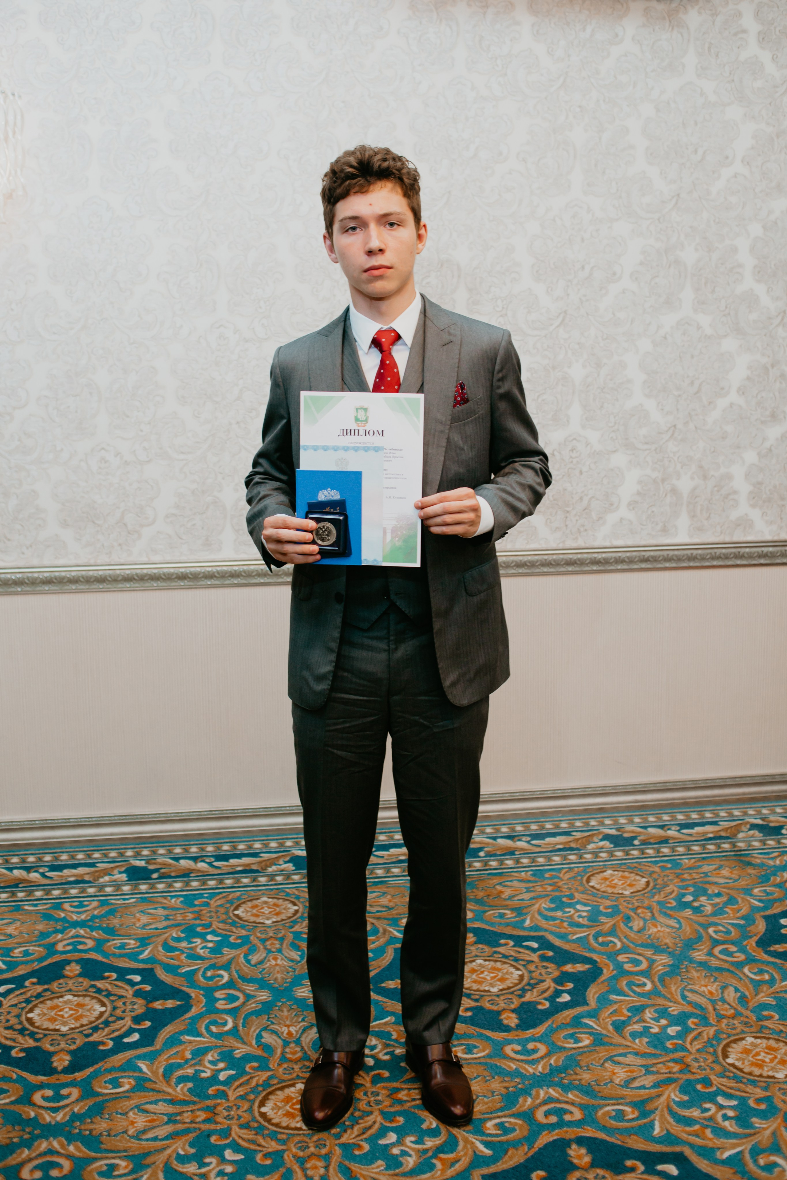 Выпускной. 11 лицей. Фотограф в Челябинске Ополихина Анна