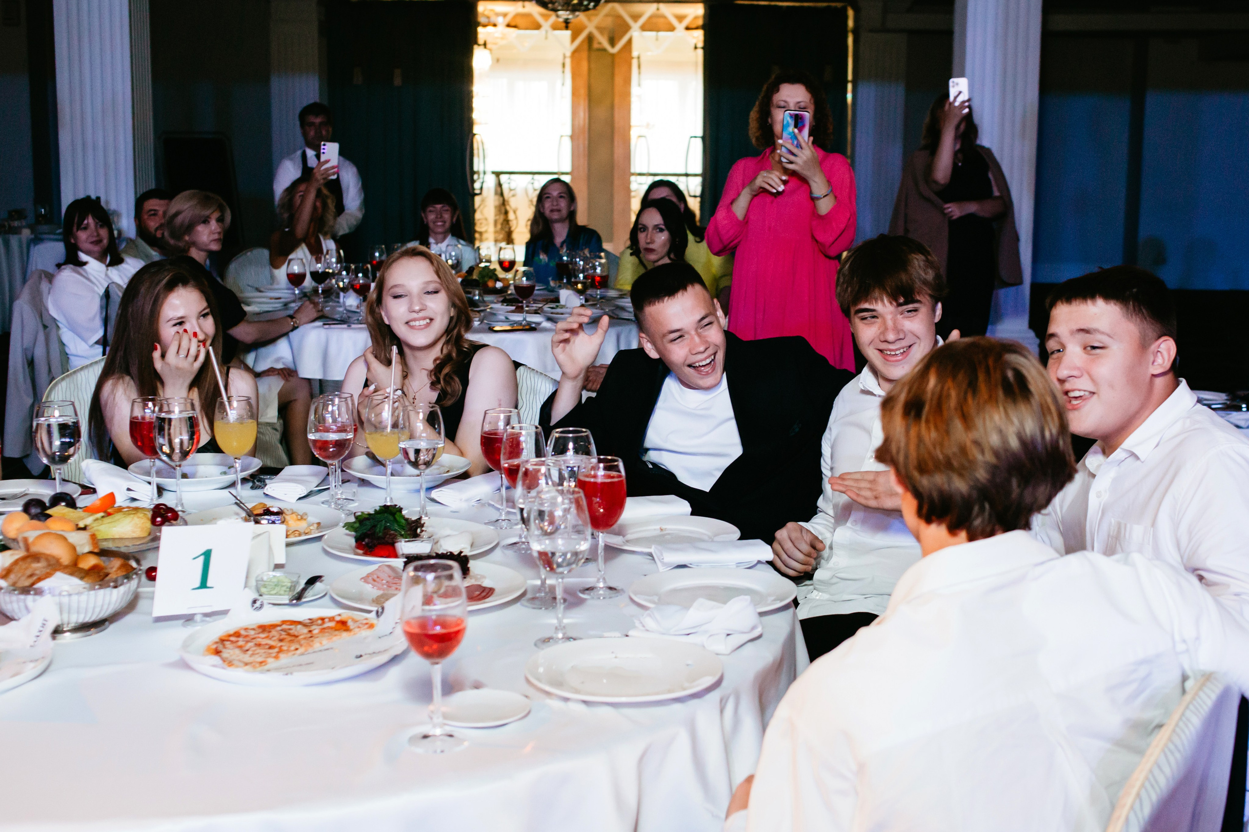 Выпускной 2025 (9класс) 124 школа. Фотограф в Челябинске Ополихина Анна