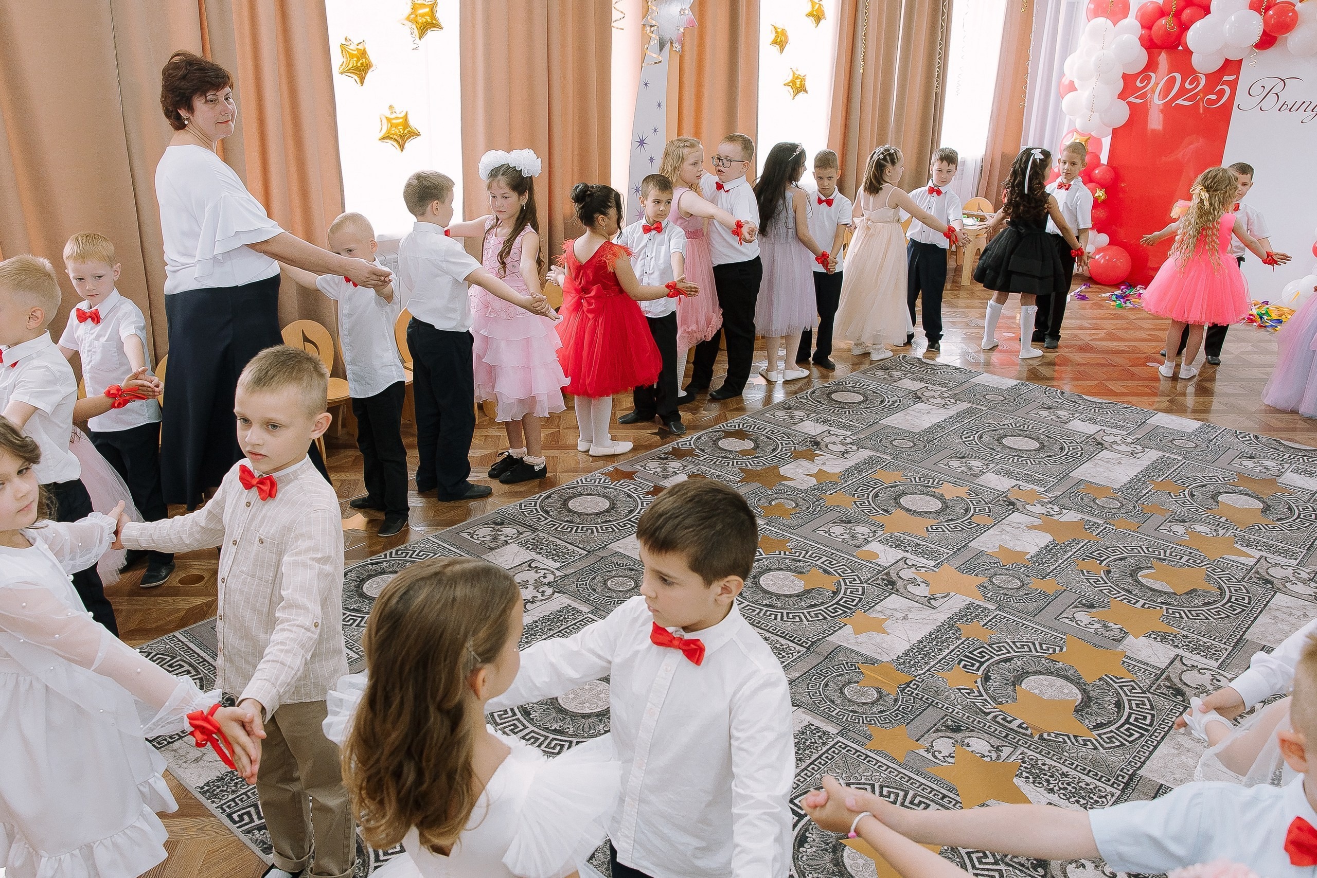 Выпускной в ДС 26. Выпускные альбомы Натальи Бутко: Новороссийск, Анапа, Геленджик