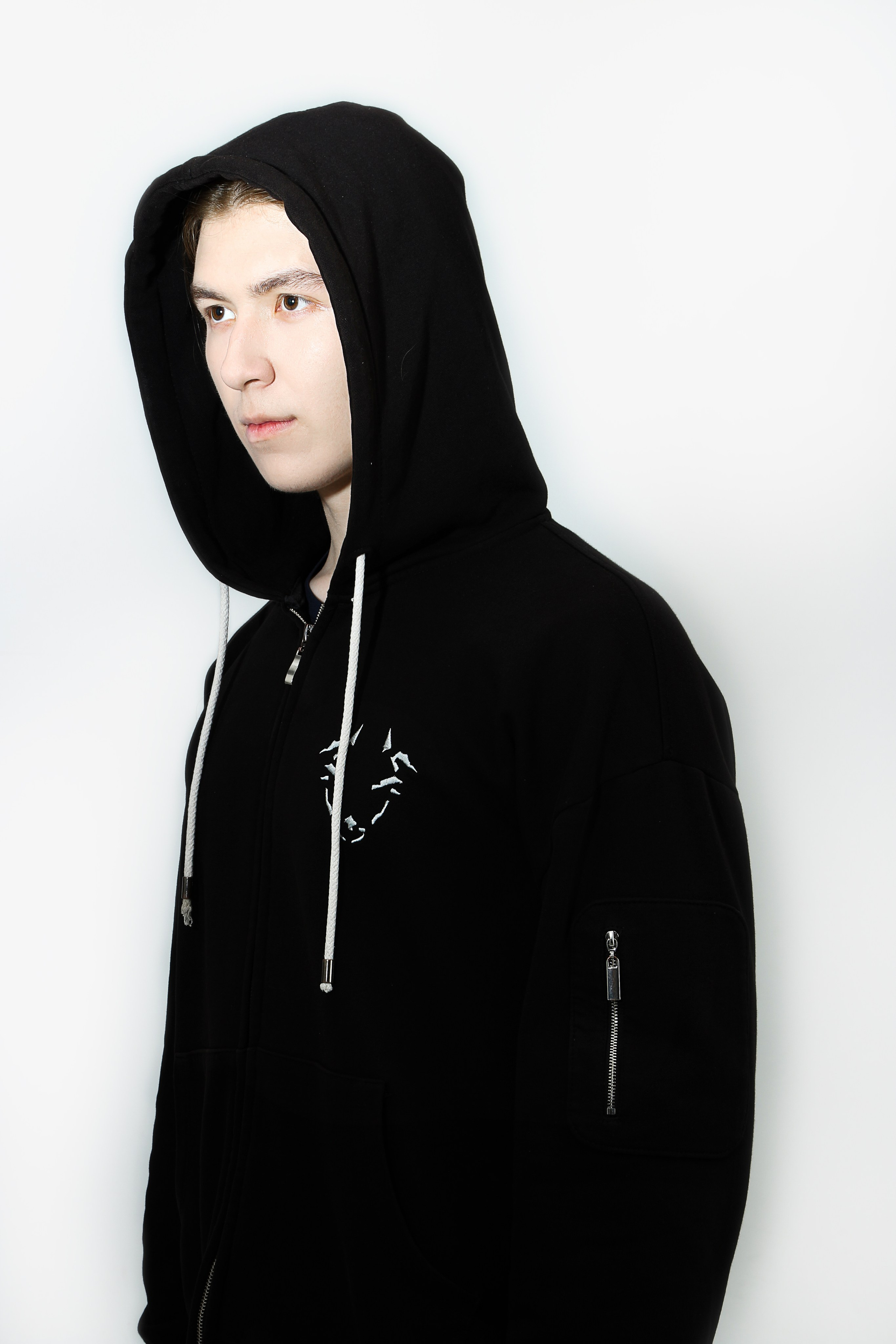 Одежда 2 студия. Алиса Томшина — Фотограф / Видеограф