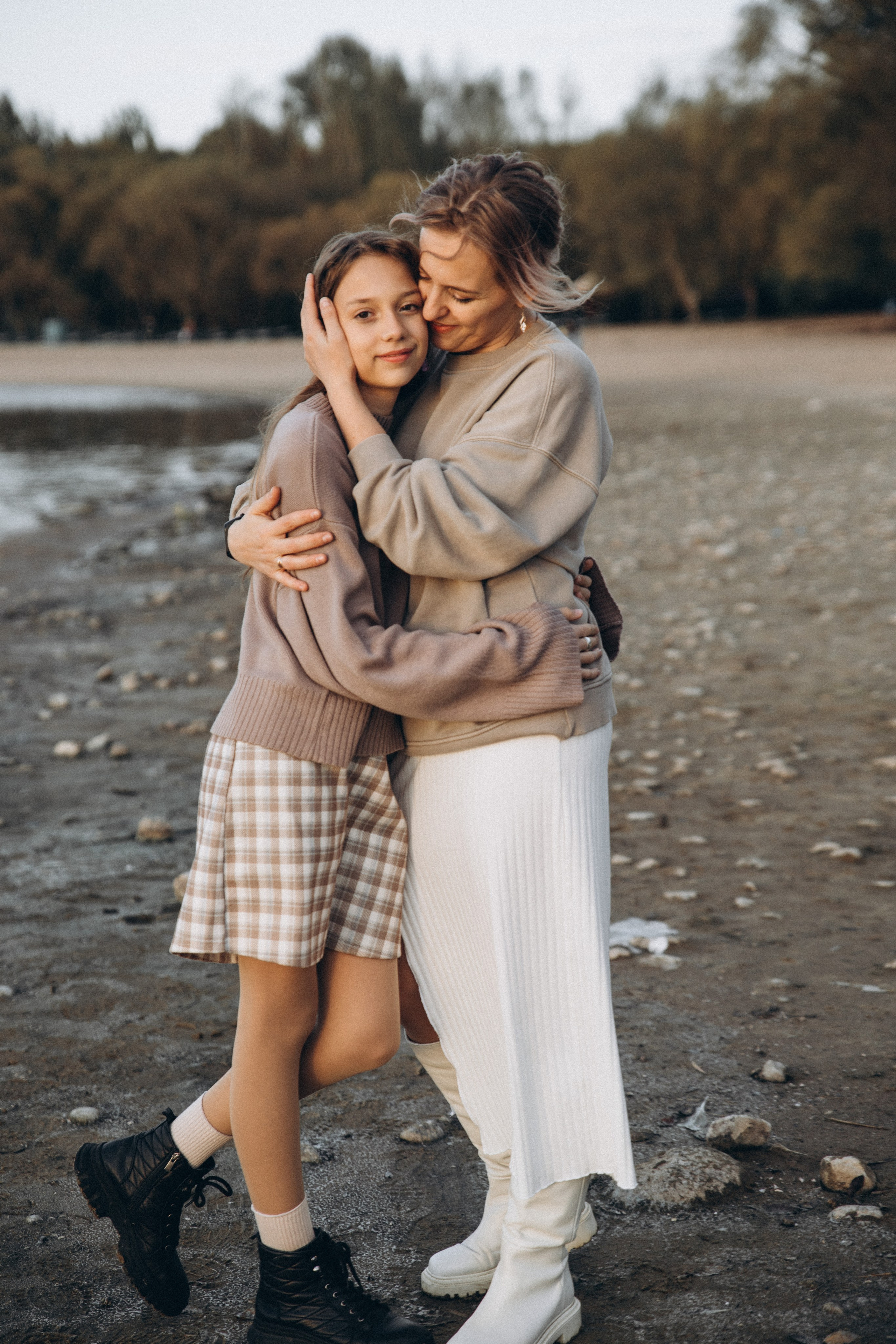 Большая семья на маленьком море. Репортажный и детский фотограф в Минске