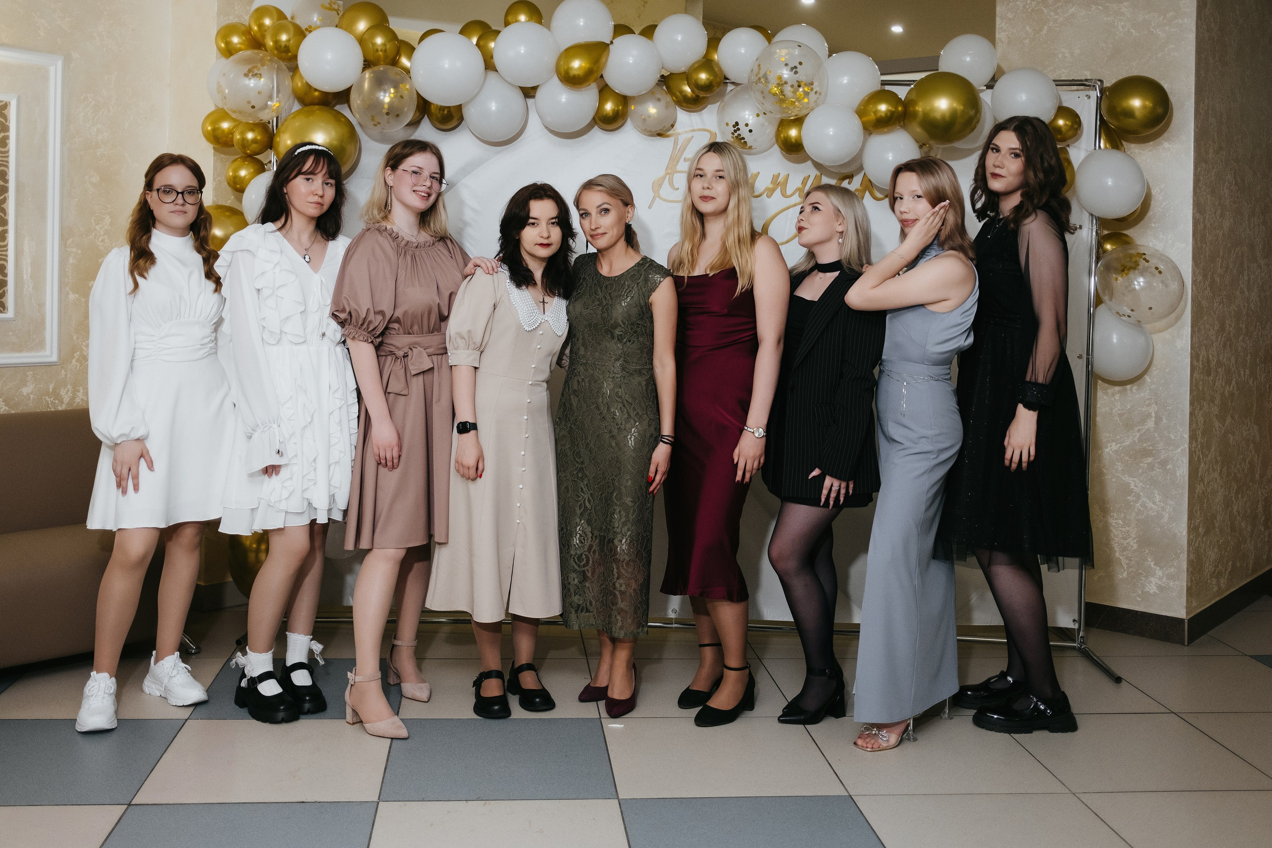 Выпускной 11 класс школы № 30. Свадебный и репортажной фотограф Денис Ожигин в Краснодаре и Краснодарском крае