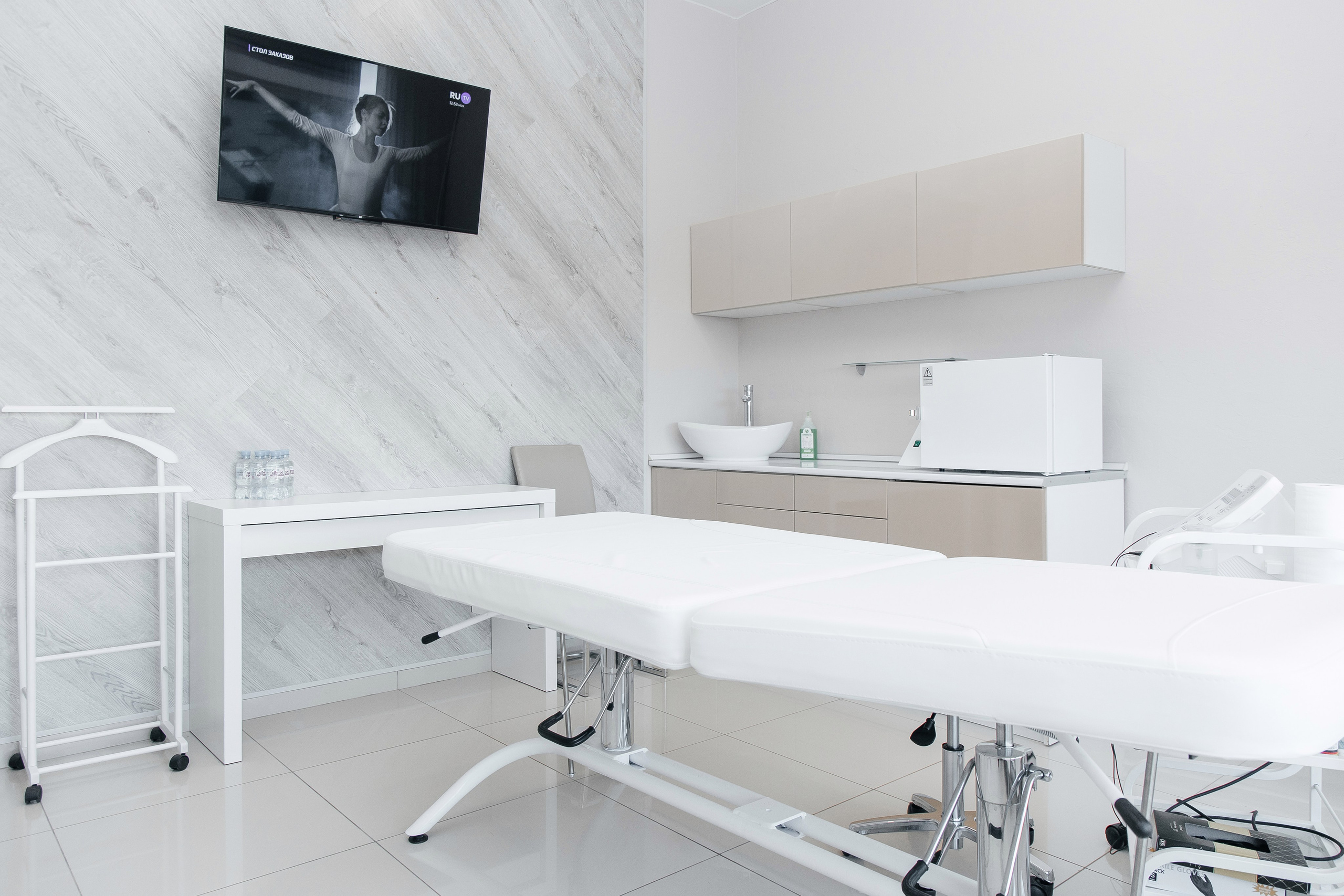 Контент для клиники лазерной эпиляции. Фотограф Денис Лесковский (Тюмень)