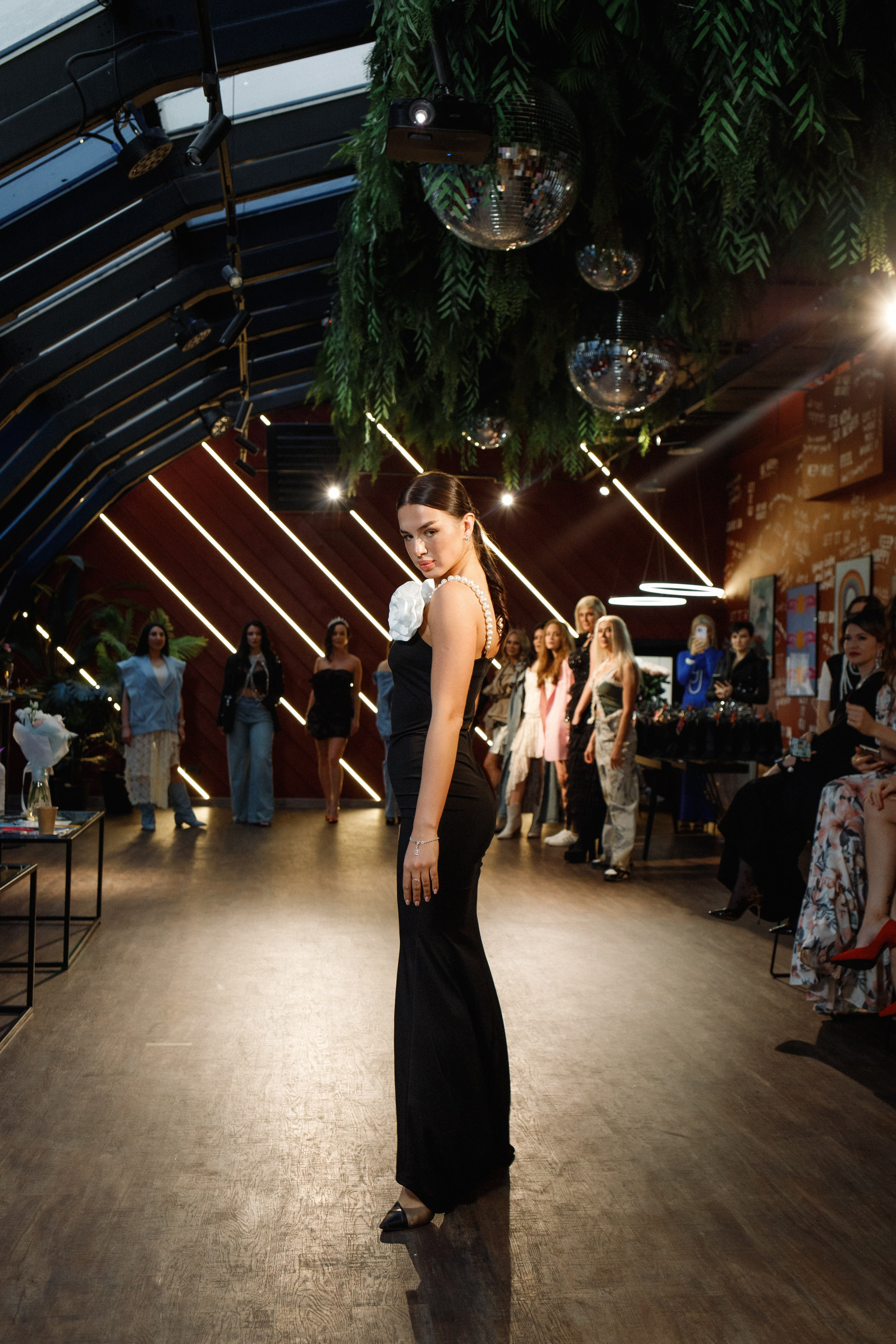 QUEEN KHV [12 ЛЕТ]. СВОИ. ФОТООТЧЕТЫ-СОБЫТИЯ-МЕСТА